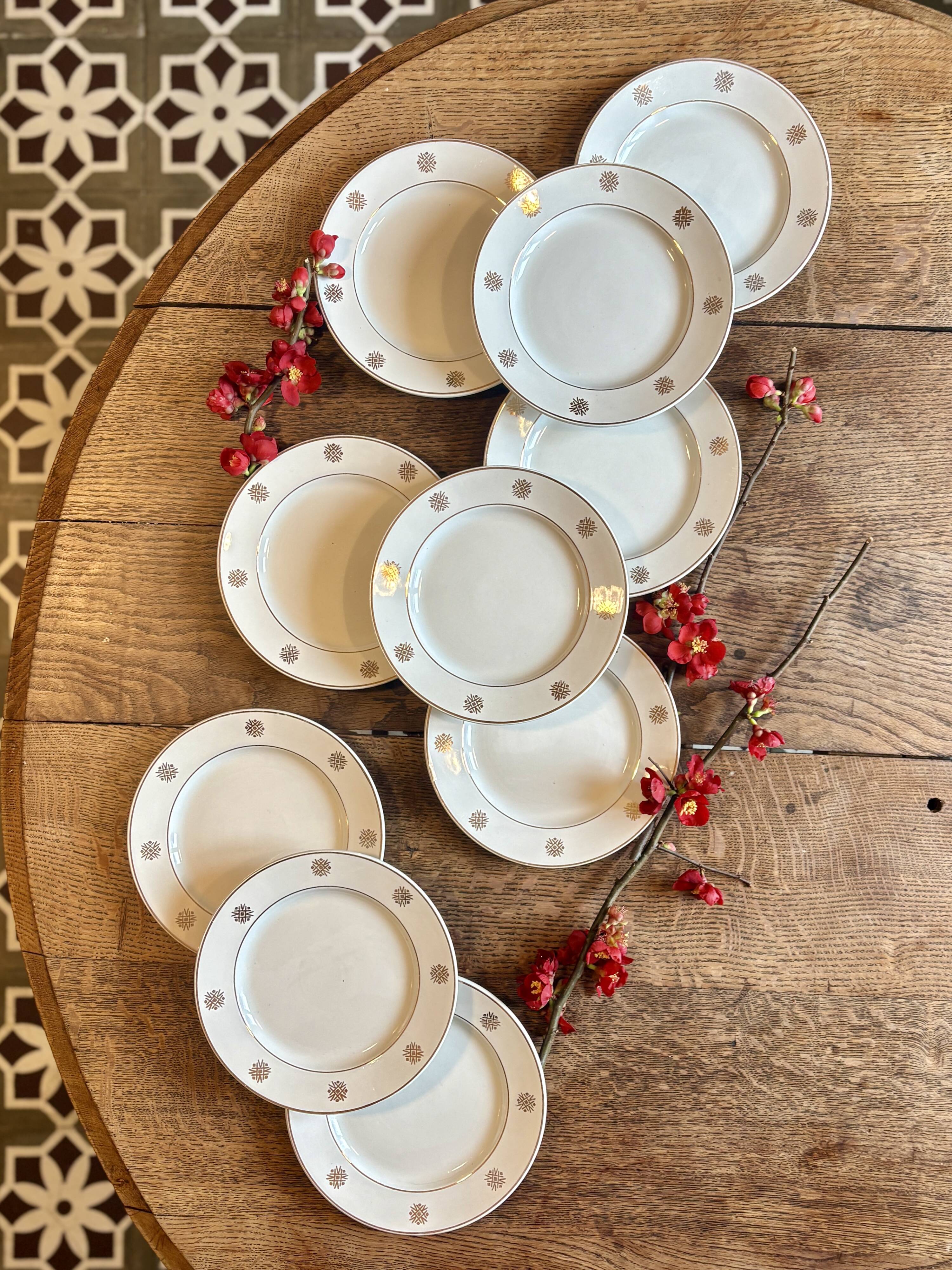 Lot de 10 assiettes à dessert vintage blanches et dorées