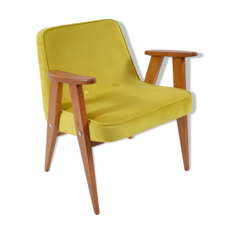 Fauteuil 366 conçu par J. Chierowski en jaune