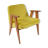 Fauteuil 366 conçu par J. Chierowski en jaune