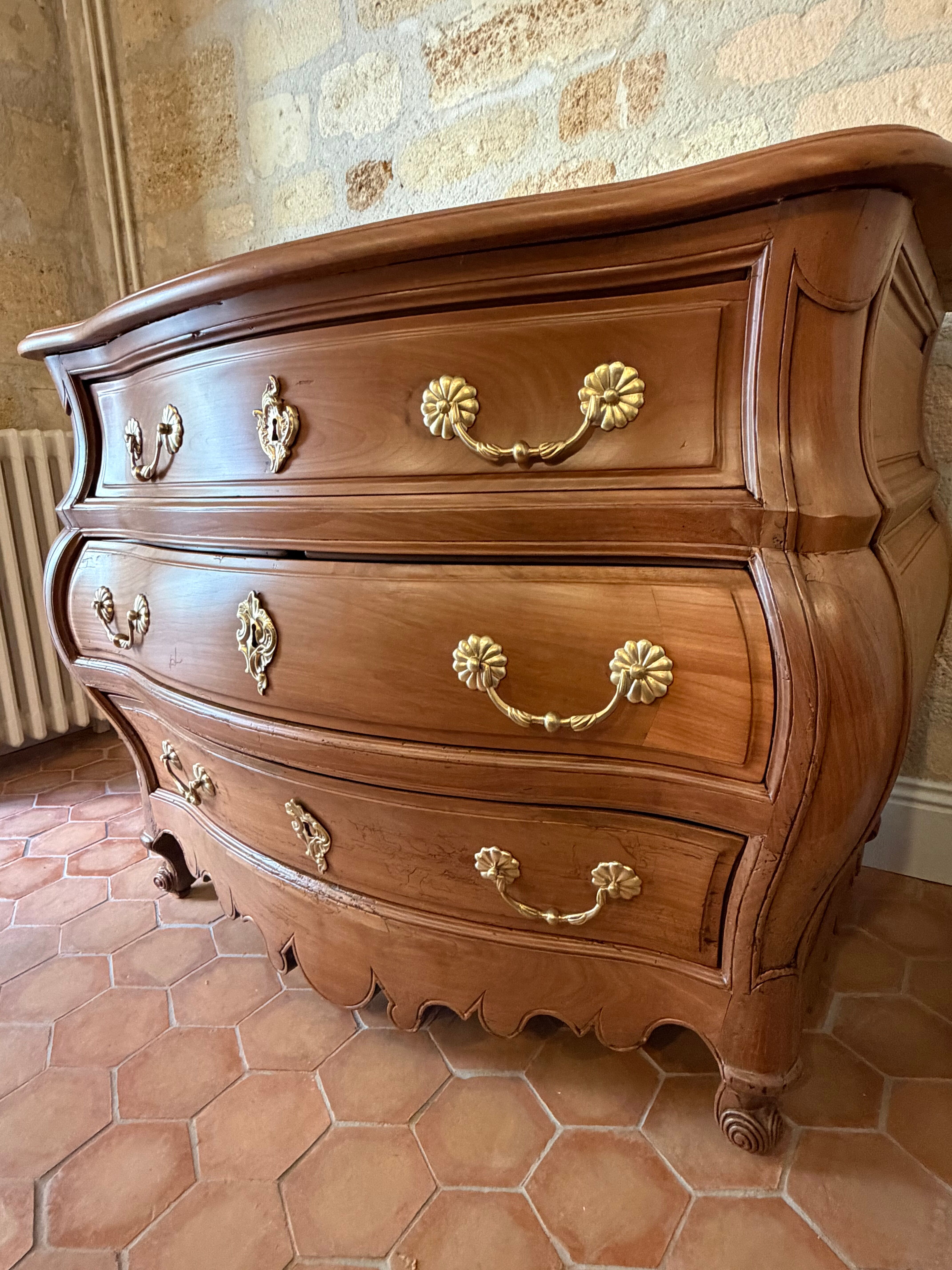 Bordeaux "between-two" commode in cherry wood