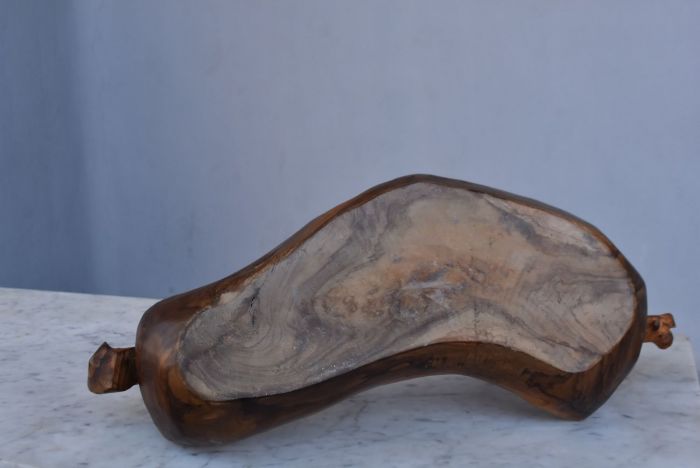 Fruit basket in olive tree sculpture Brutaliste