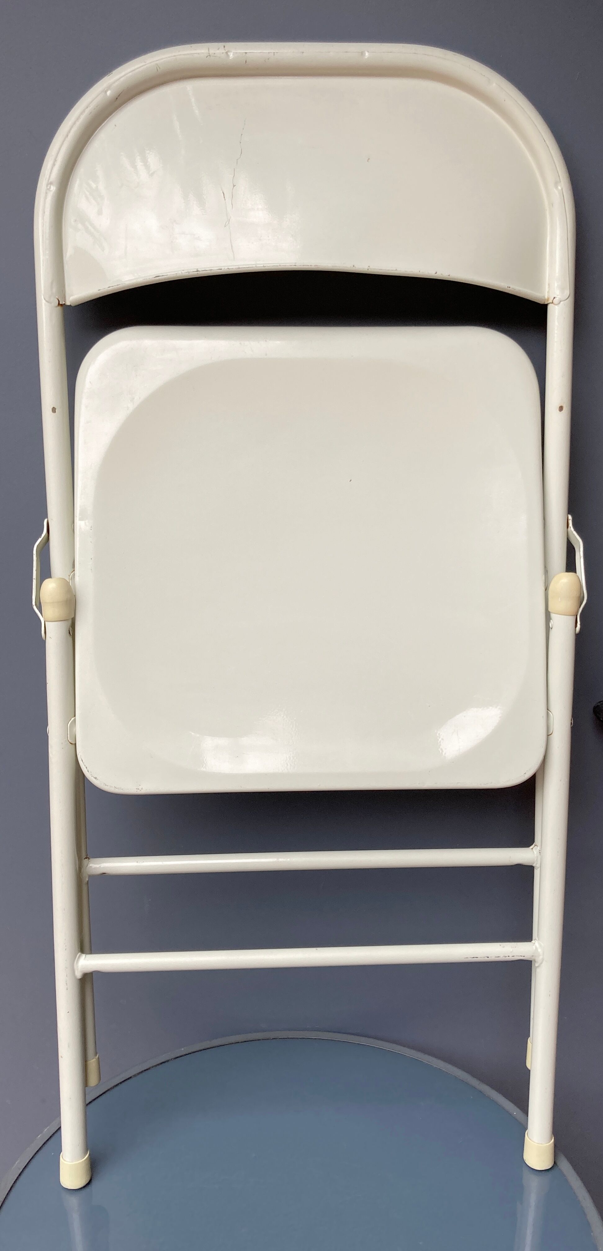 Duo of folding chairs in steel 1980s