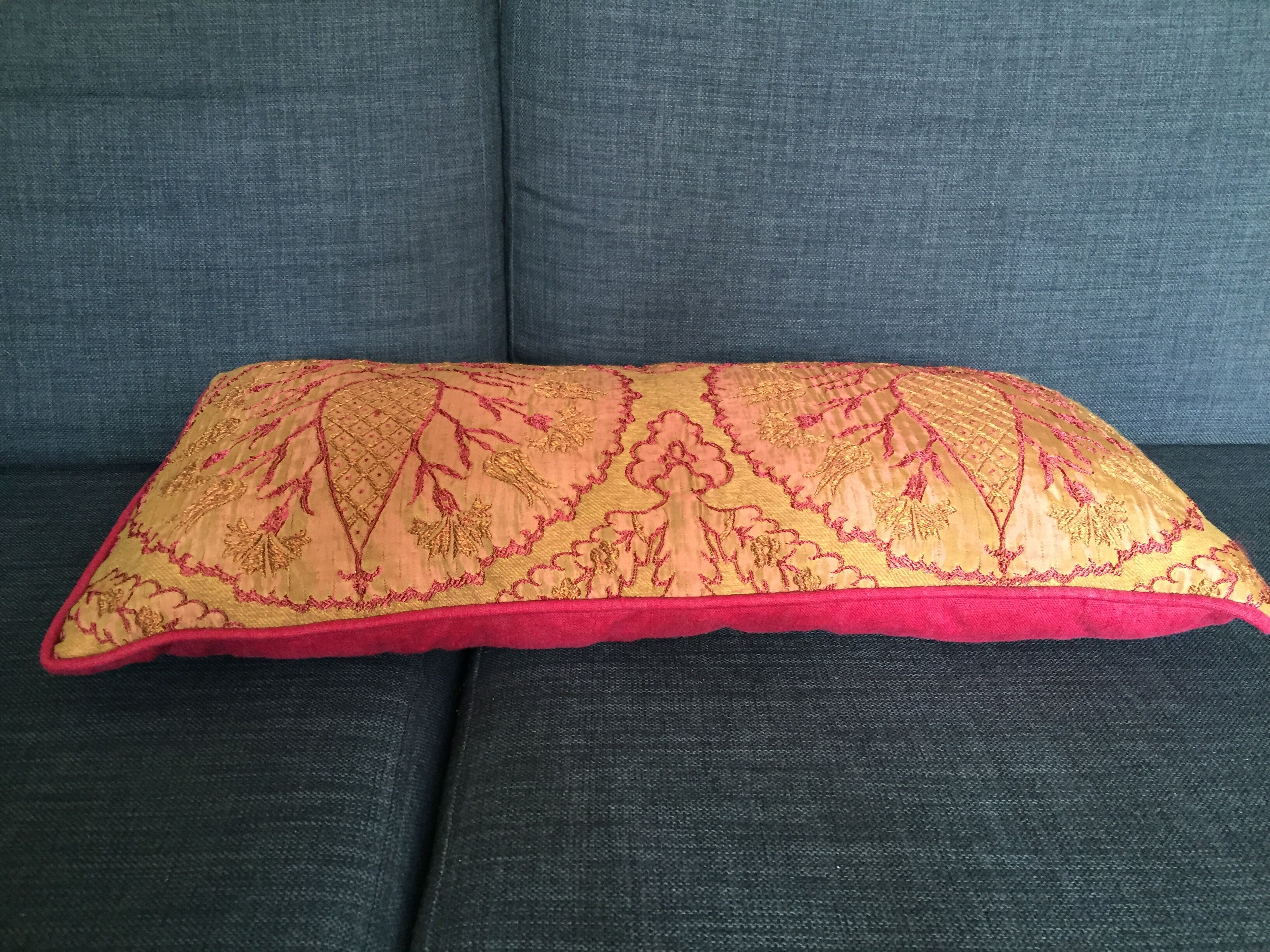 Decorative pillow case in brocade with ottoman turkish 16th century motifs