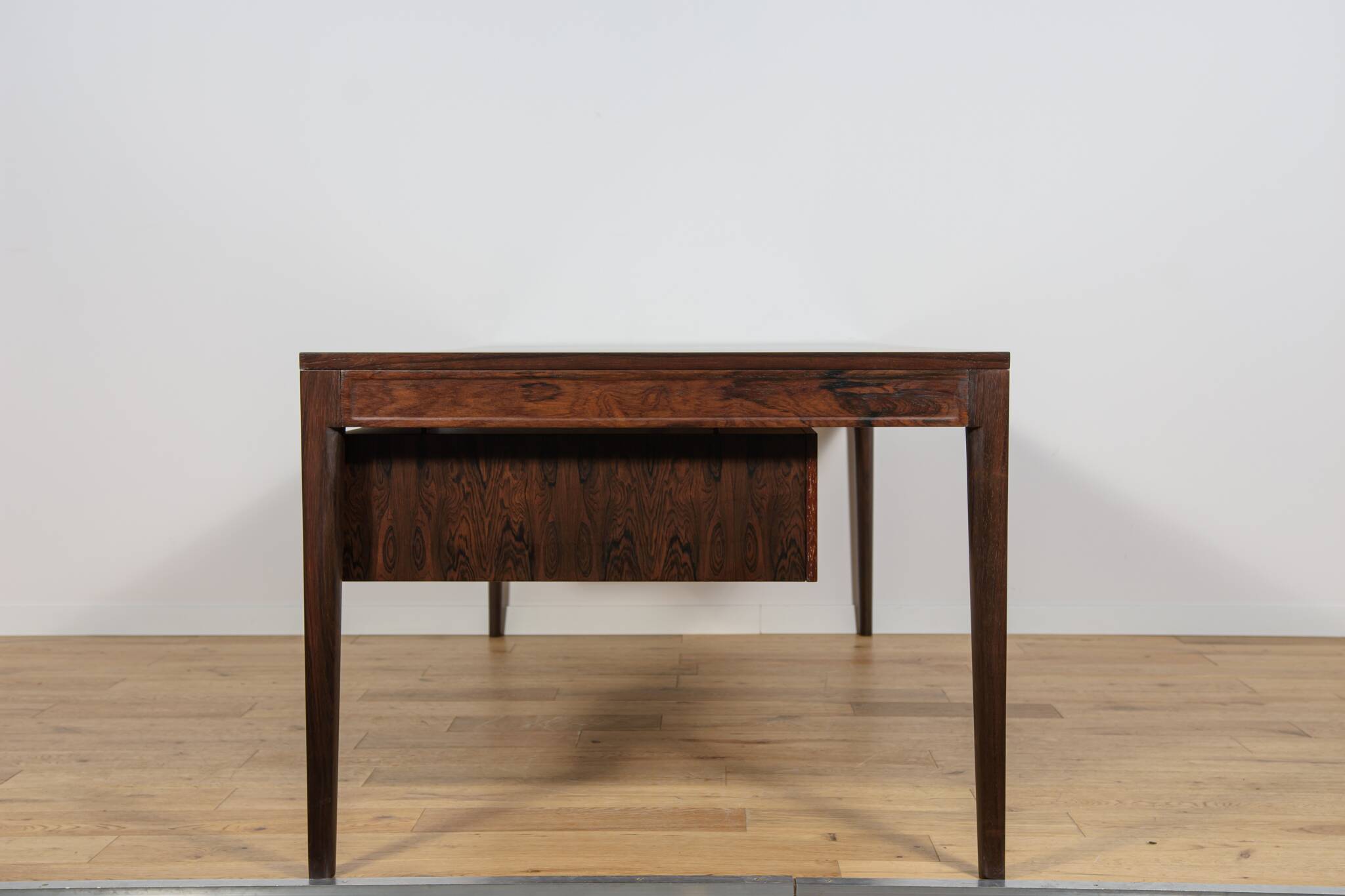 Mid-Century Rosewood Freestanding Desk FD 951 Model Diplomat.