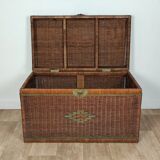 Wicker trunk