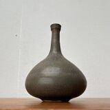 Mid-century minimalist studio pottery vase by Mathies Schwarze, Germany, 1960s.