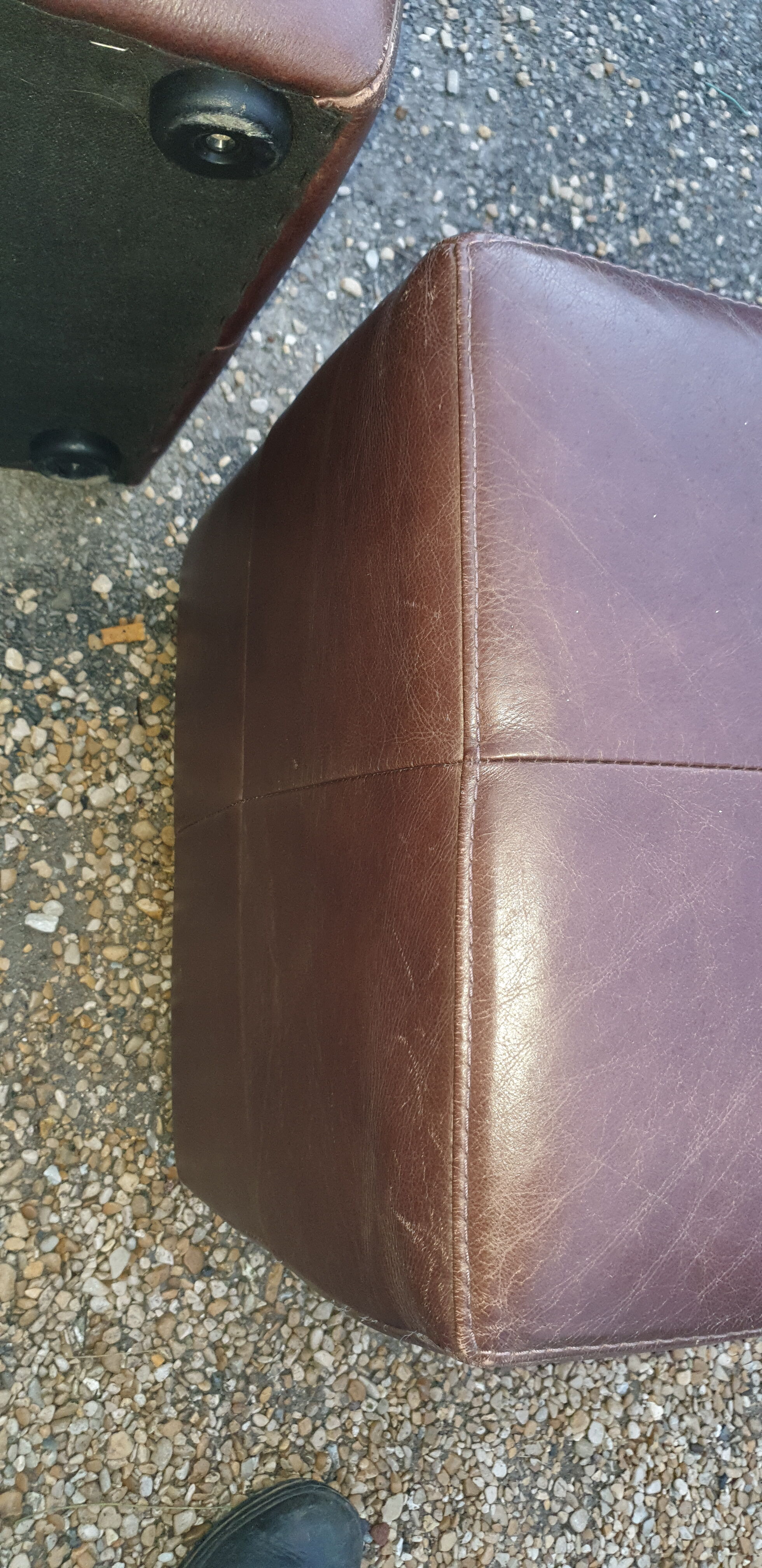 Poufs cuir