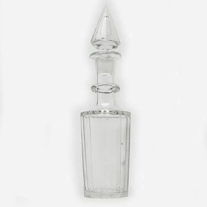 E8S carved glass carafe in Biedermeier style