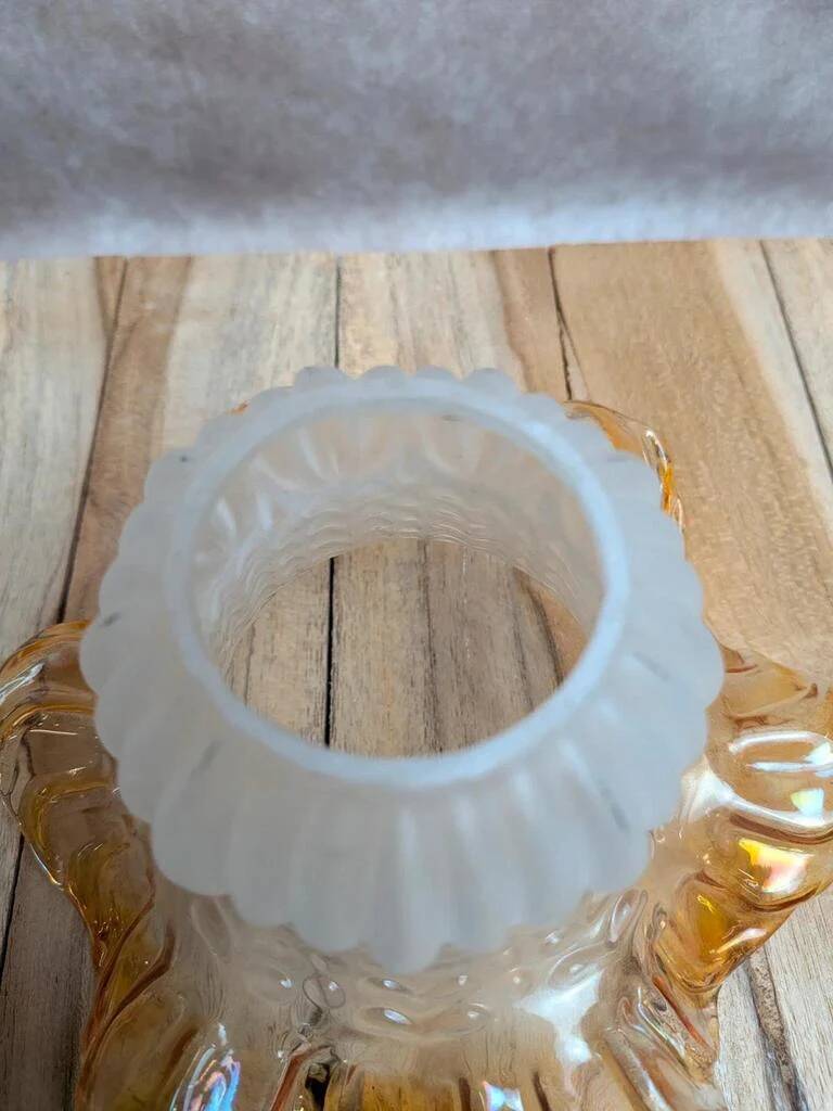 Vintage iridescent amber glass lampshade – tulip