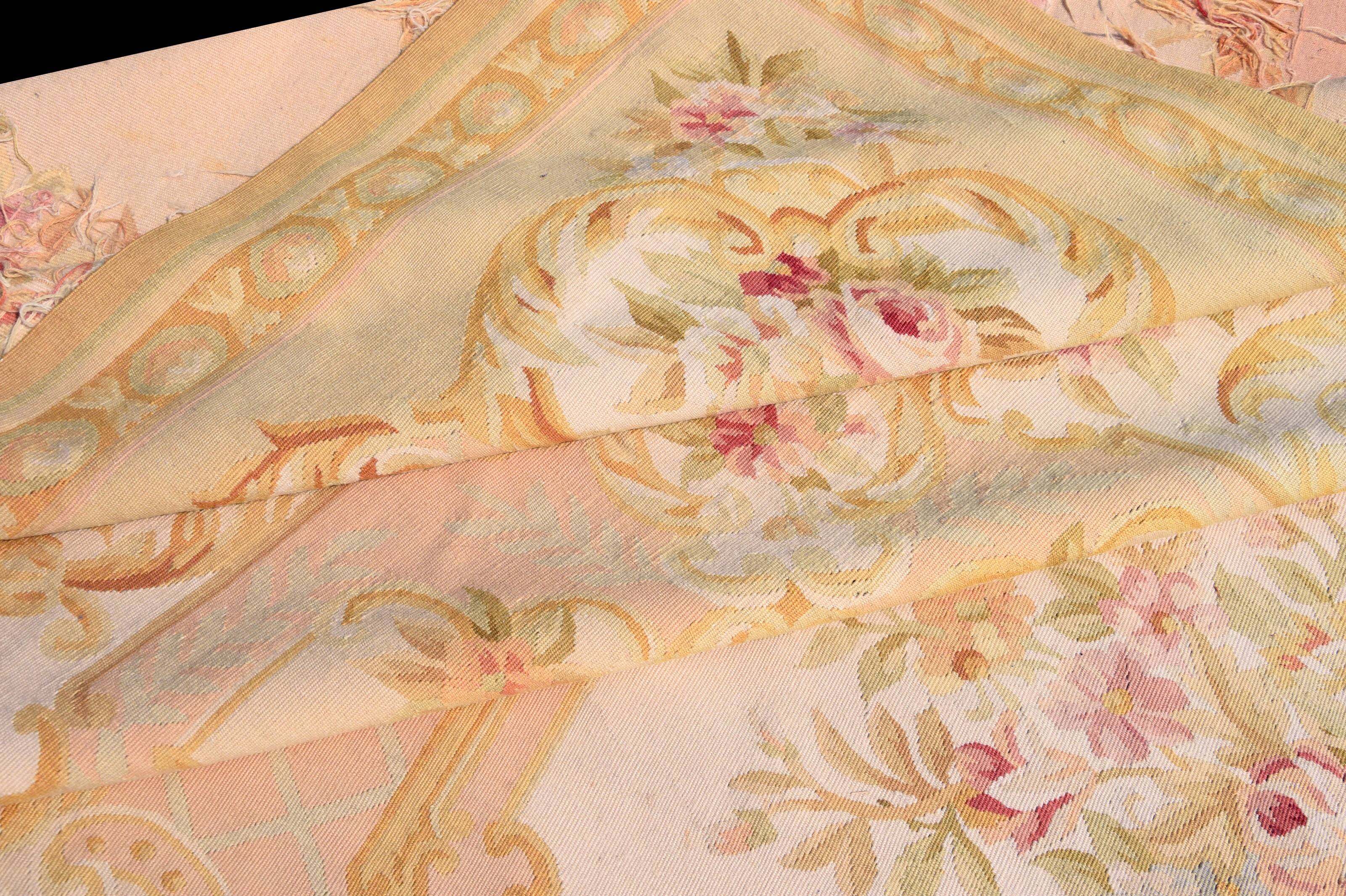 Aubusson style rug - Size: 375 x 275 cm - "Galerie Saedje"