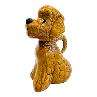 Pichet en barbotine caniche camel