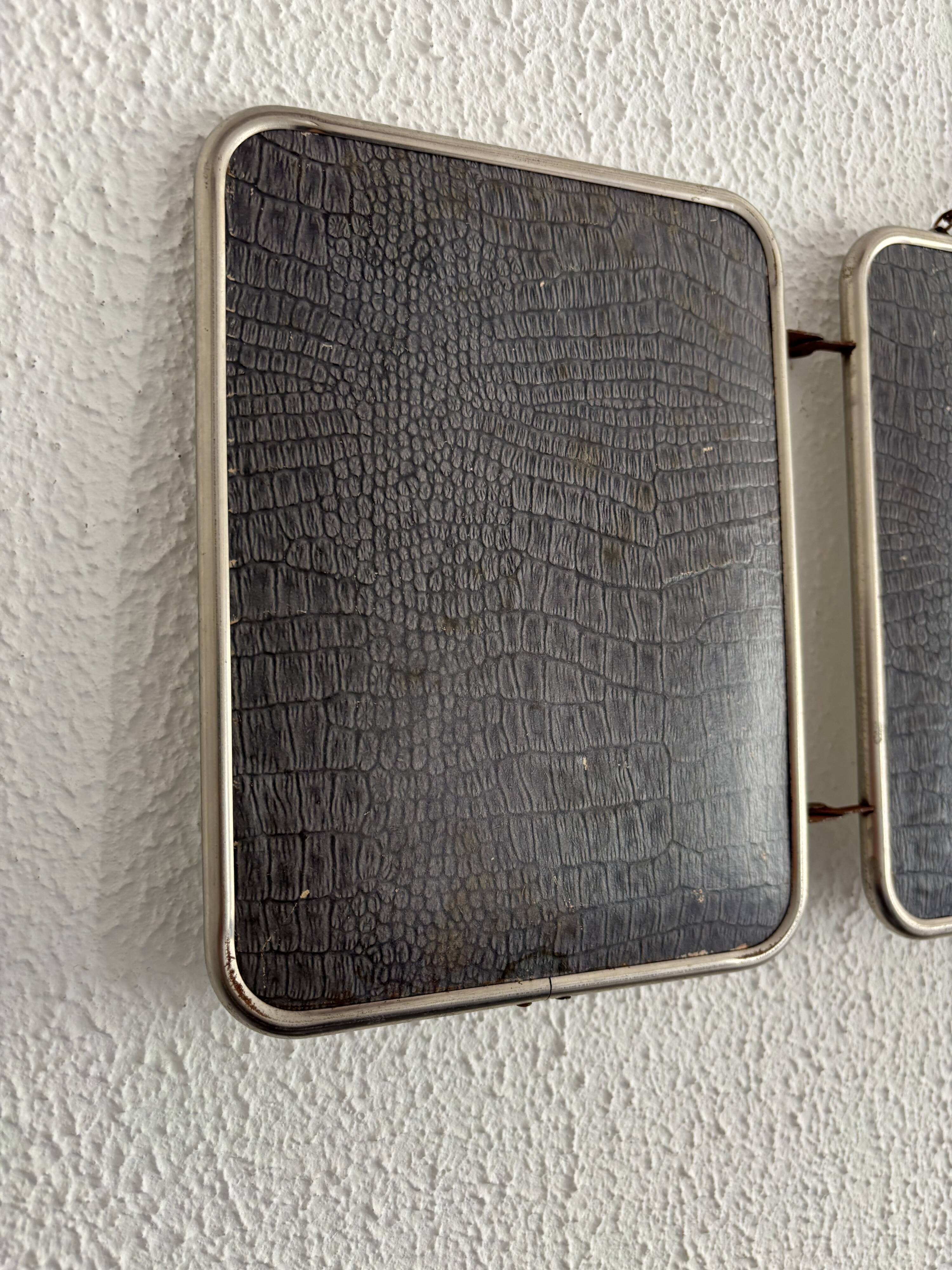 Vintage 1960s triptych mirror barber blue crocodile effect - 20 x