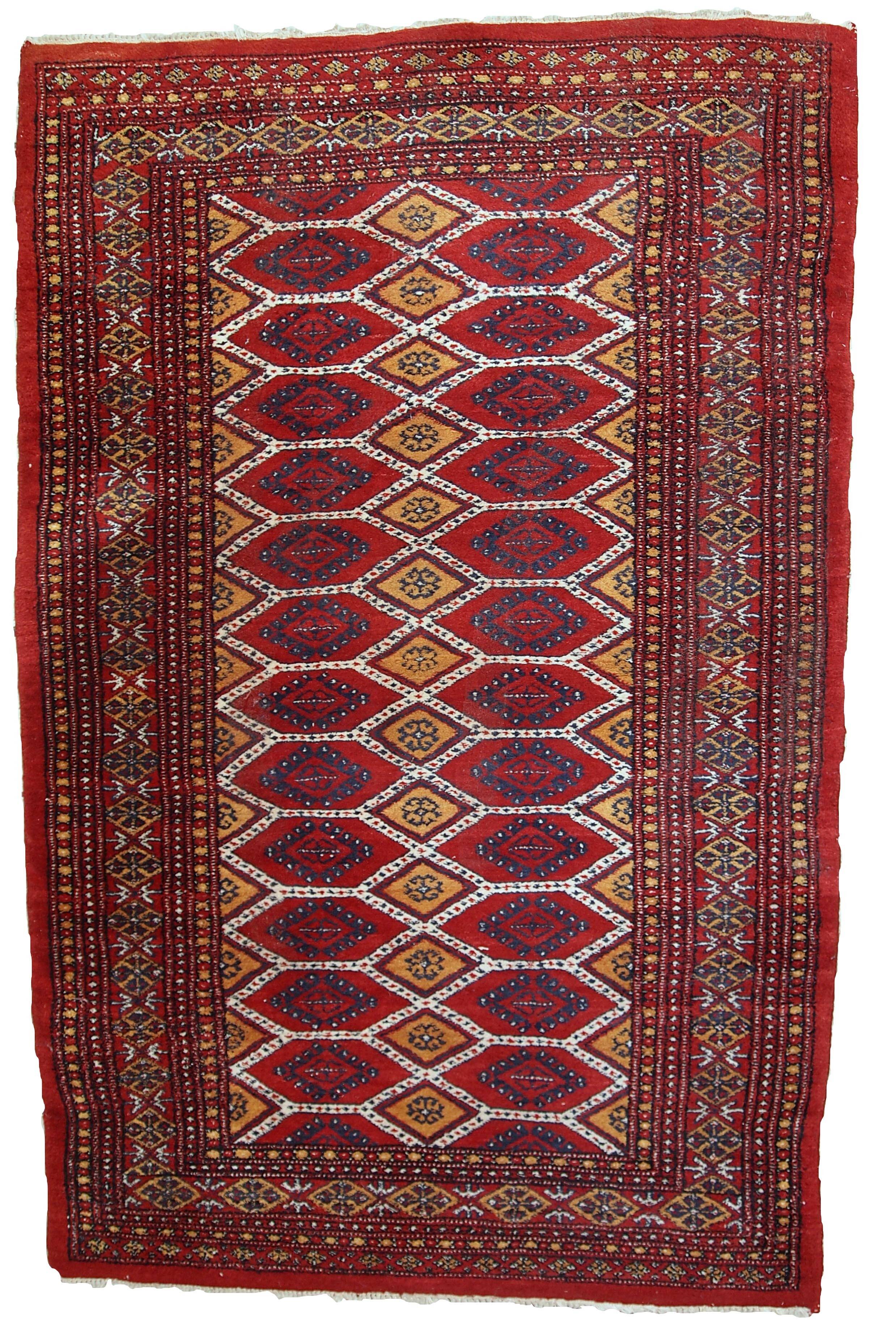 Tapis Vintage Bukhara Ouzbek, Années 1960, Élégance Classique