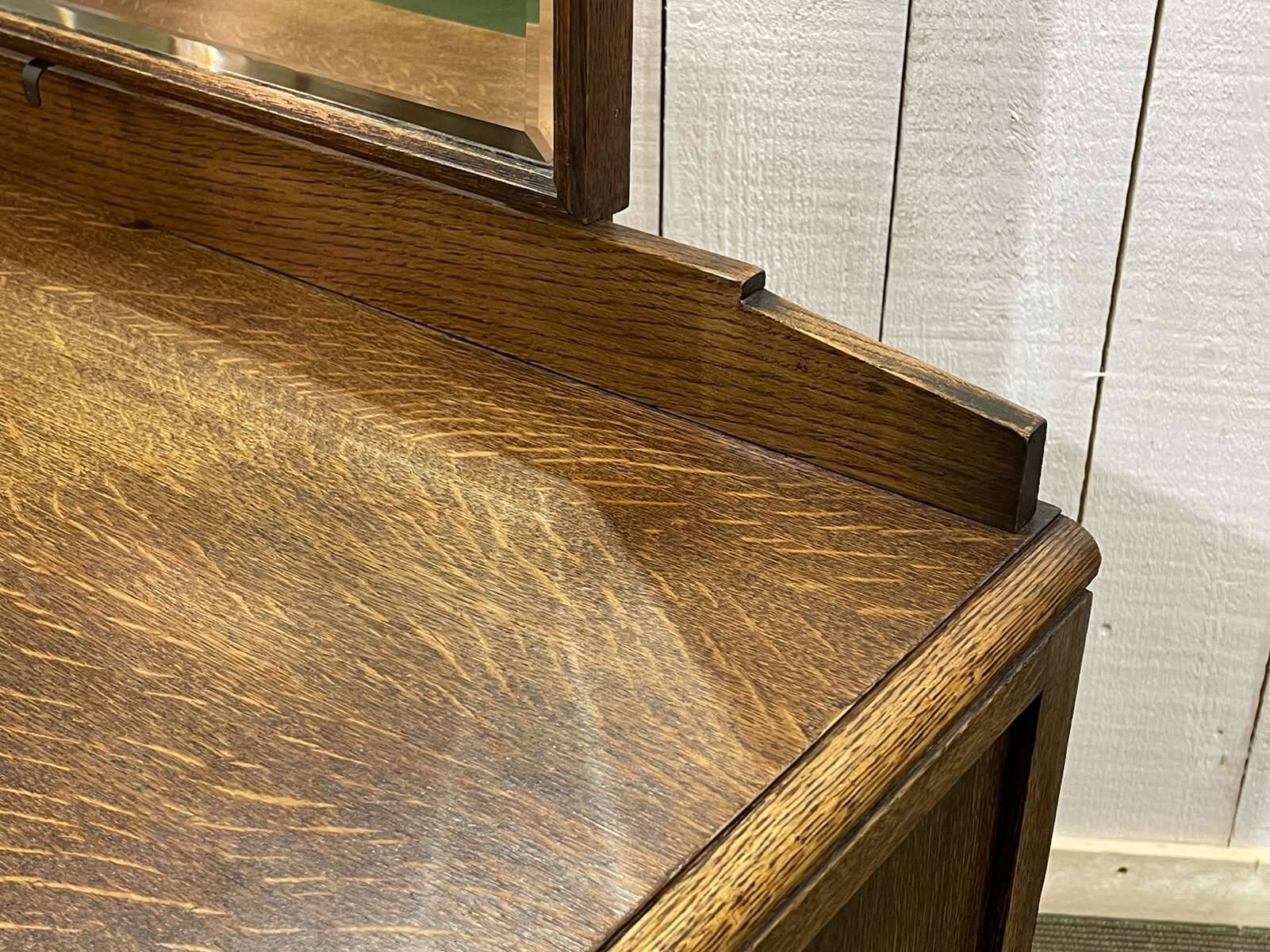 English mahogany dressing table from the early 20th century