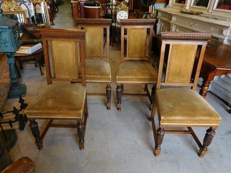 Series of 4 solid oak chairs from the end of the 19th century