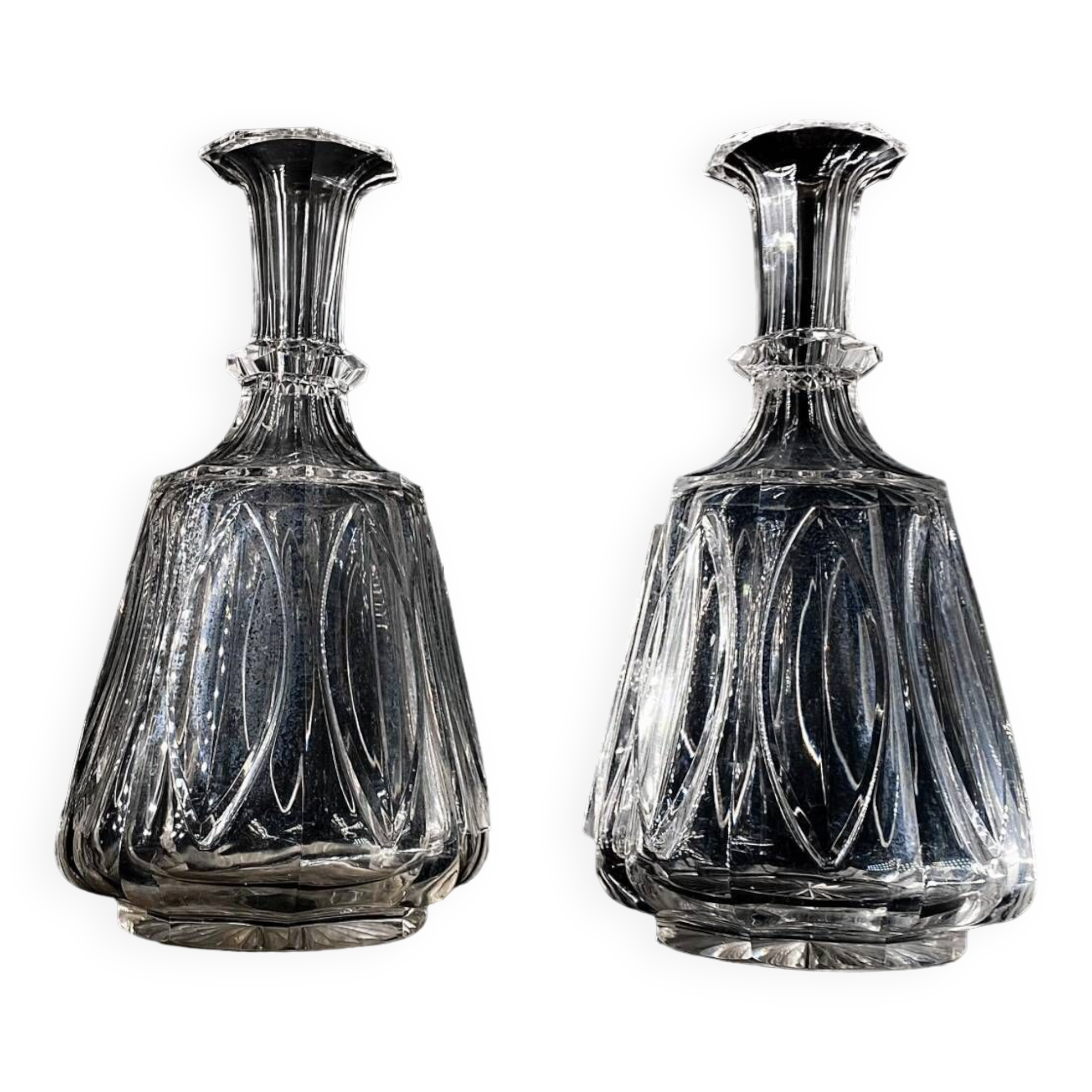 Two Le Creusot wine carafes (Baccarat) 19th century. Leaves