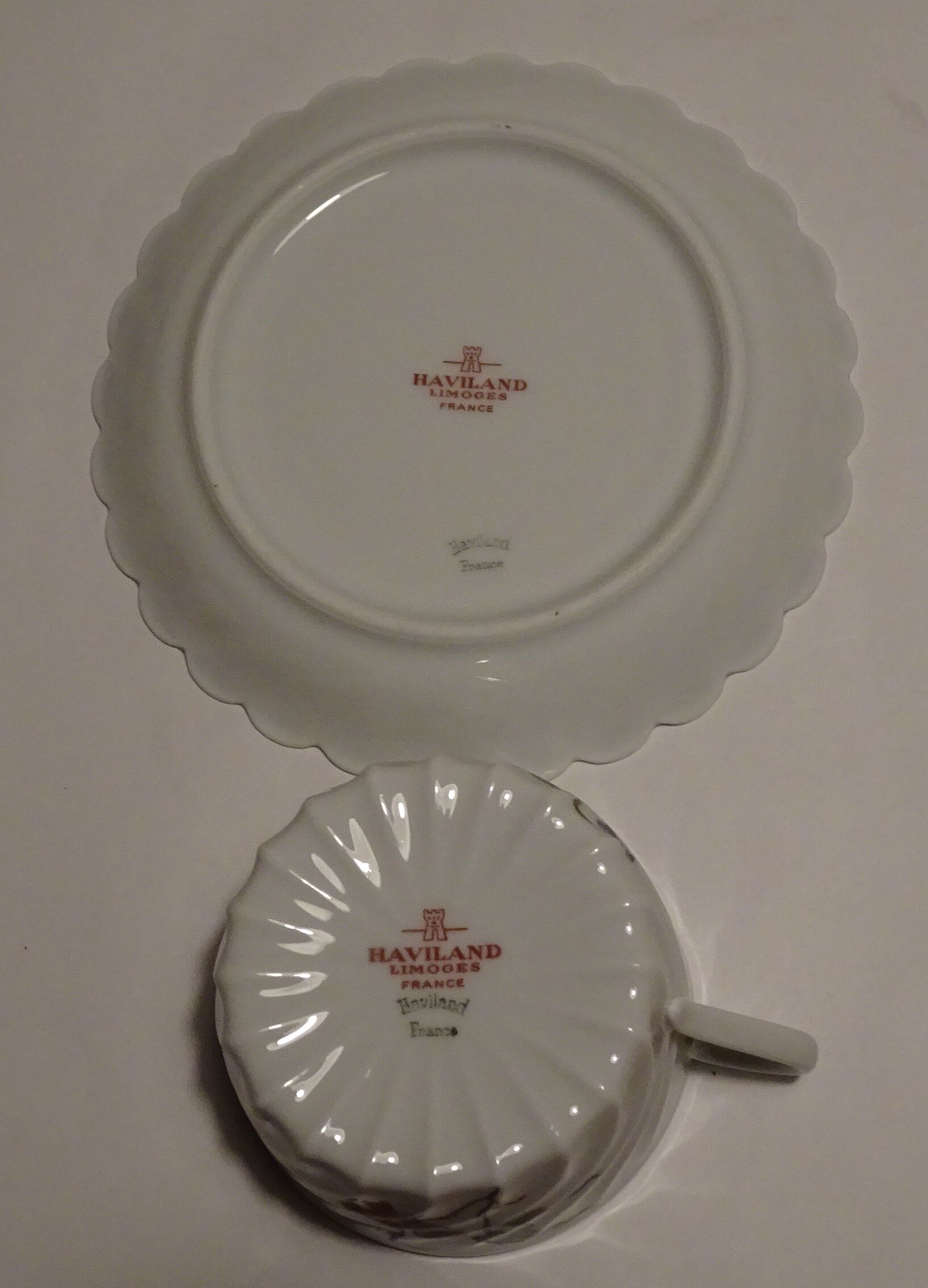 Set of 10 tea cups and eight under cups