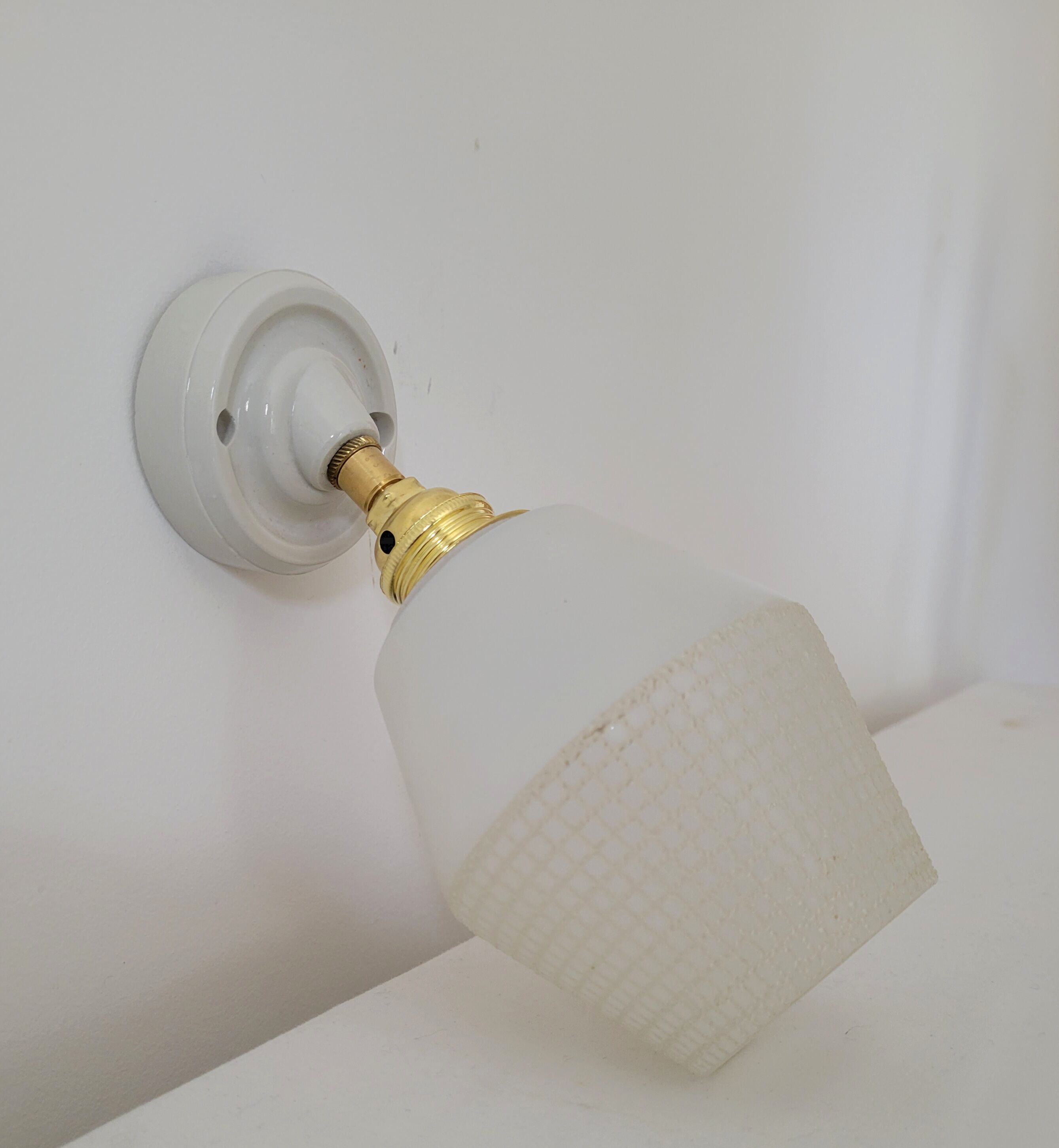 Porcelain and glass wall lamp