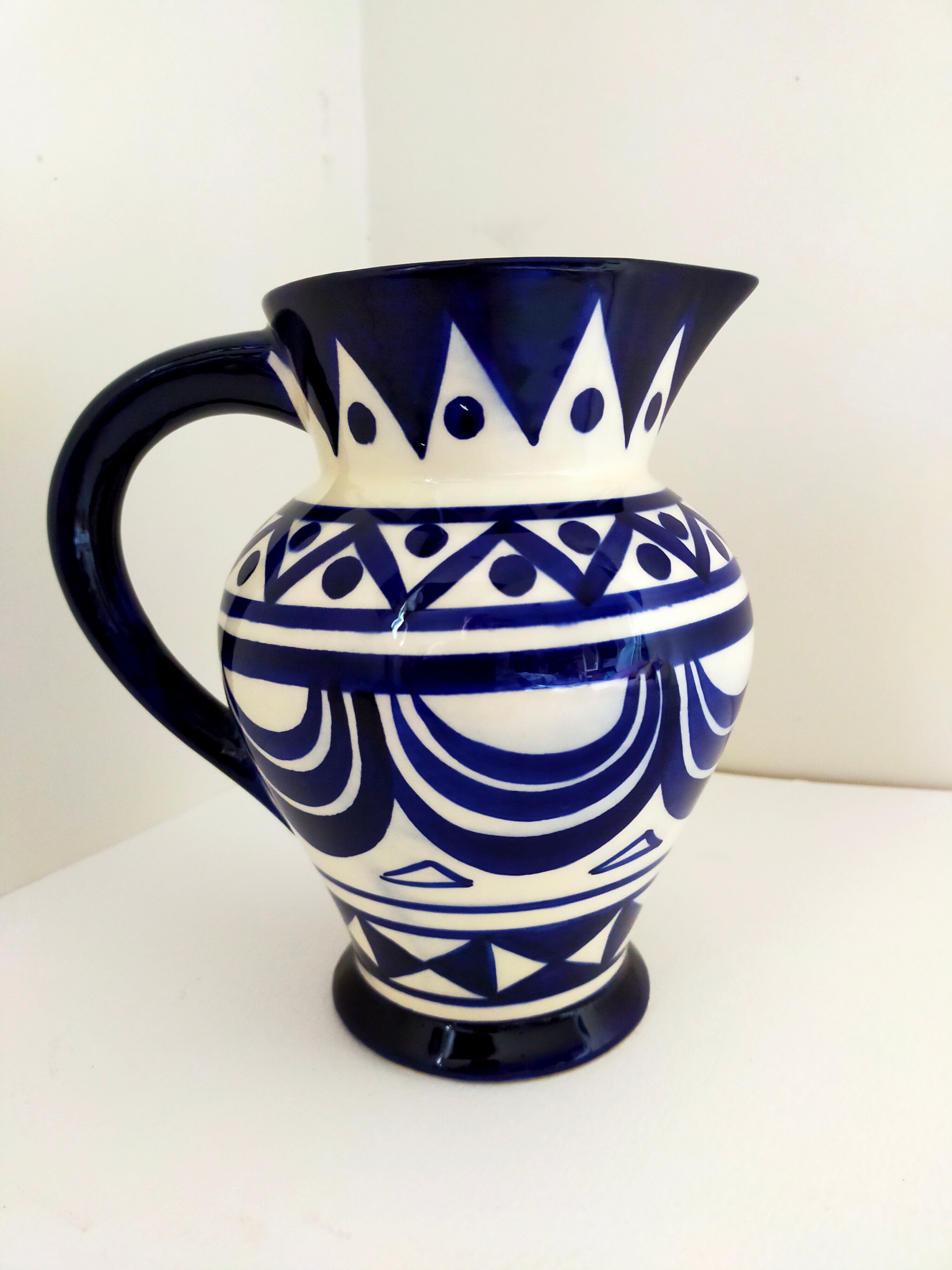 pitcher in earthenware Saint Jean de Bretagne blue and white
