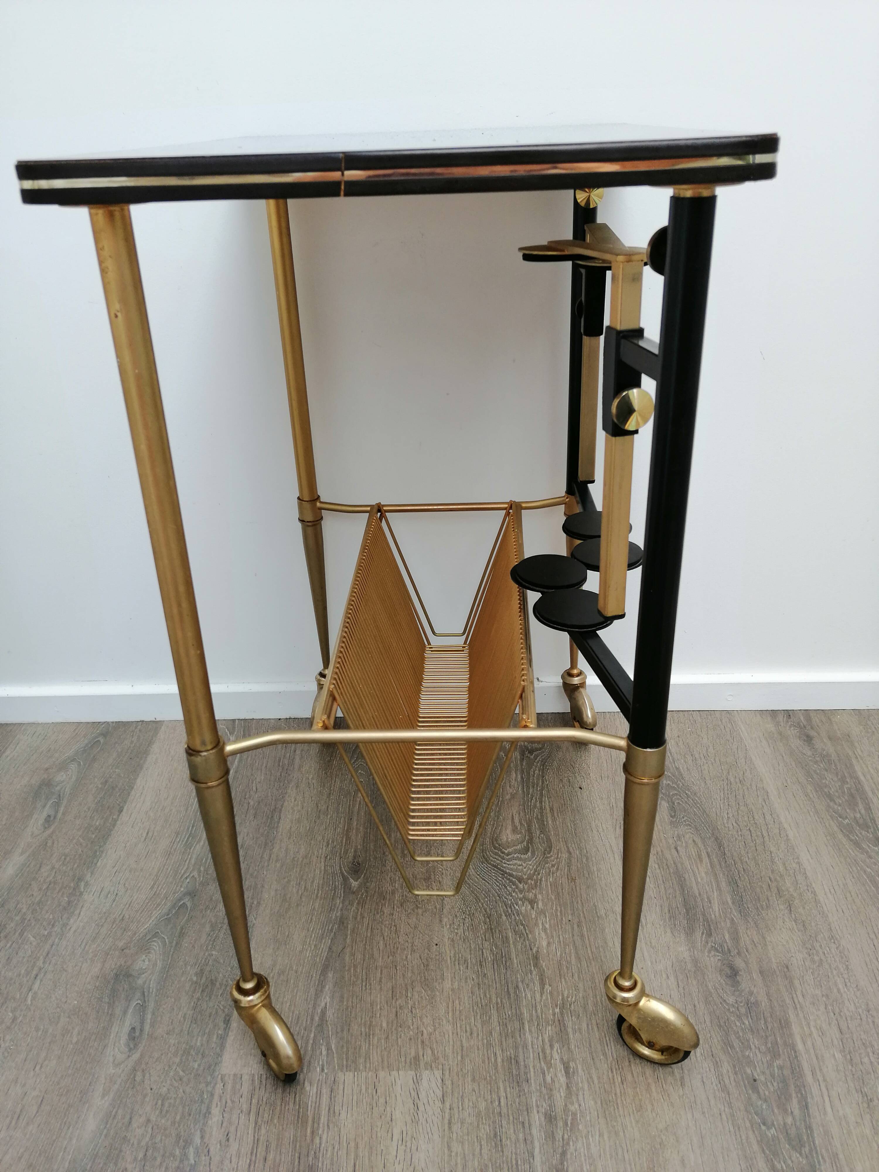 Furniture for vinyl platinum