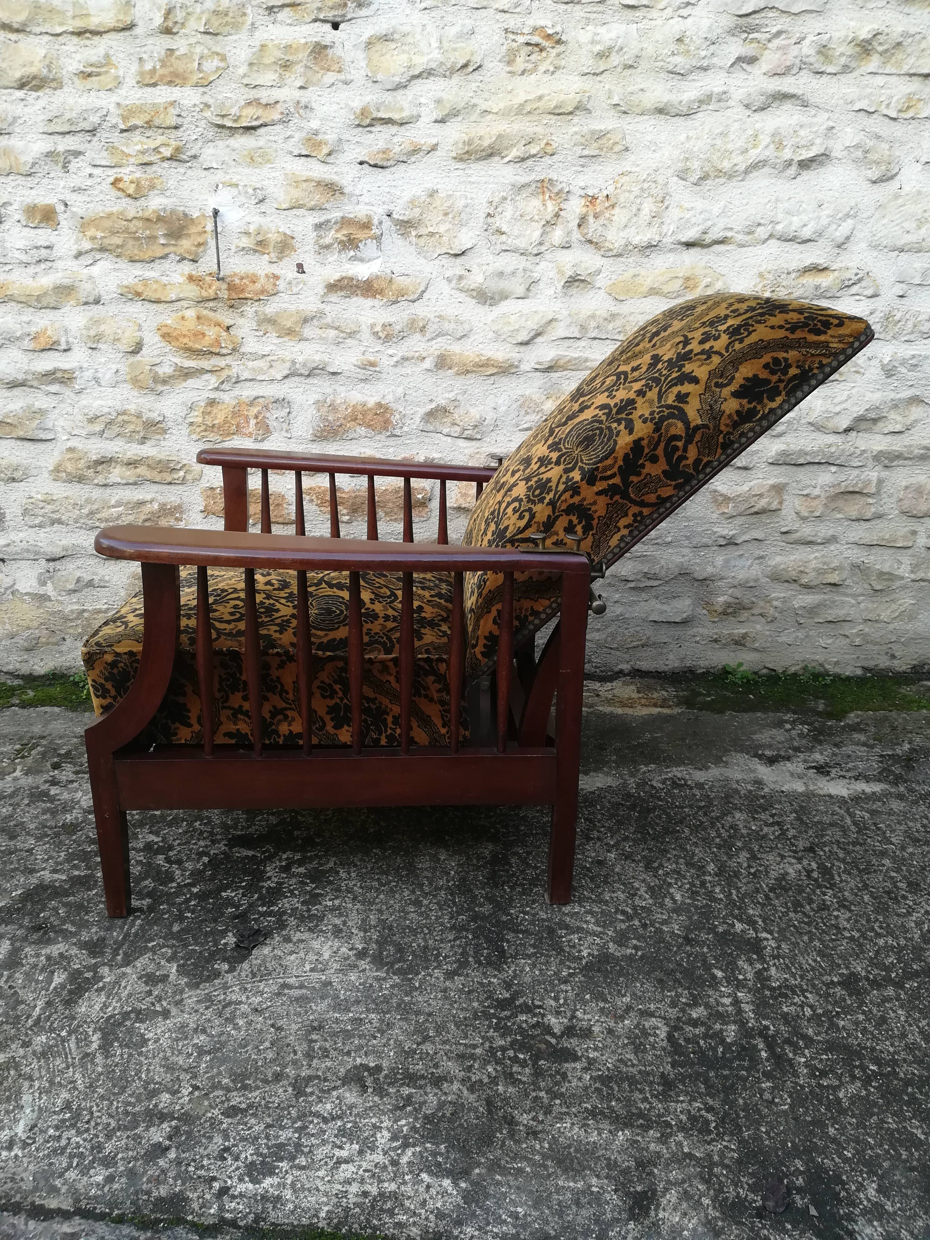 Morris armchair retractable footrest