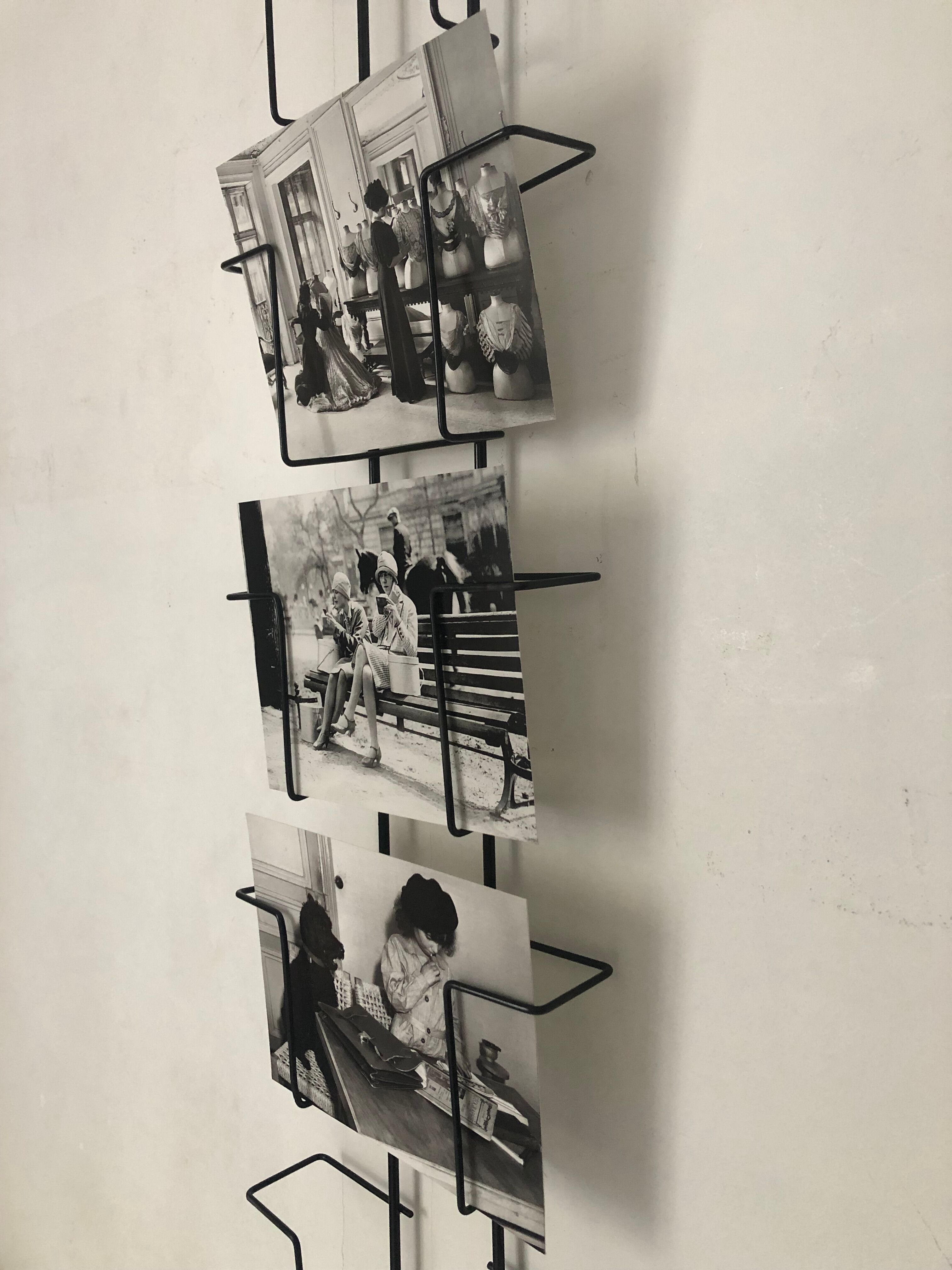 Postcard display, photos - model 8 compartments