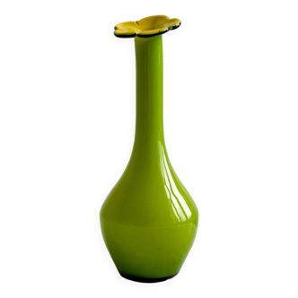 Floral-shaped glass vase, vintage POP decoration.