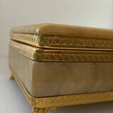 Jewelry box in natural albatre