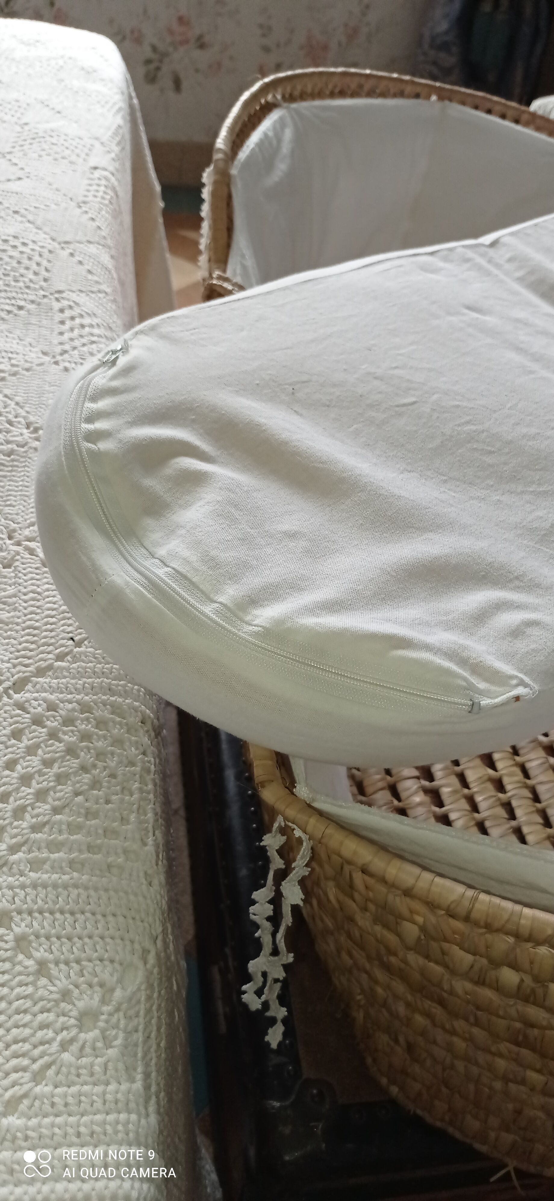 Vintage palm bassinet
