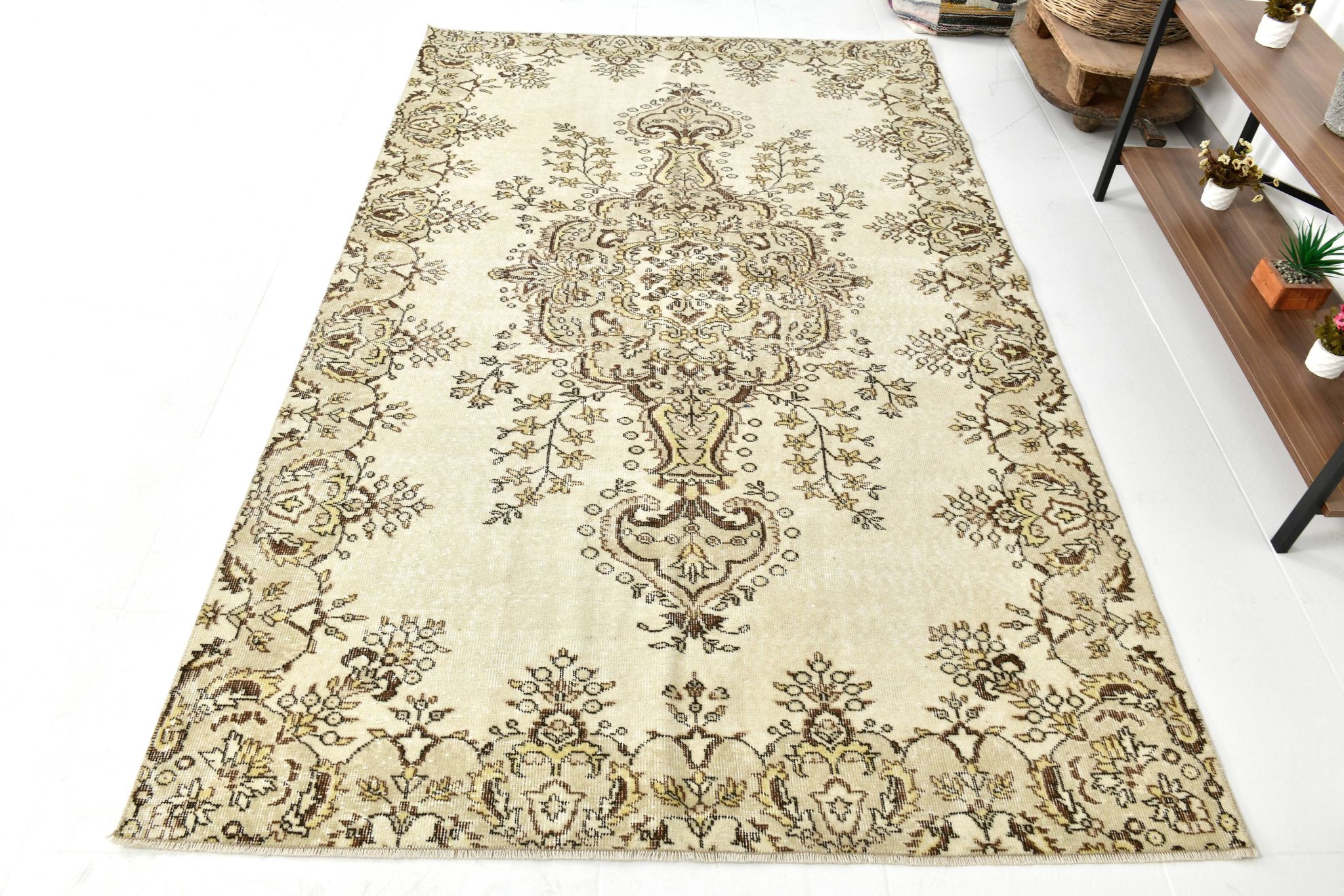 Tapis turc vintage vert clair et crème, 162 x 259 cm
