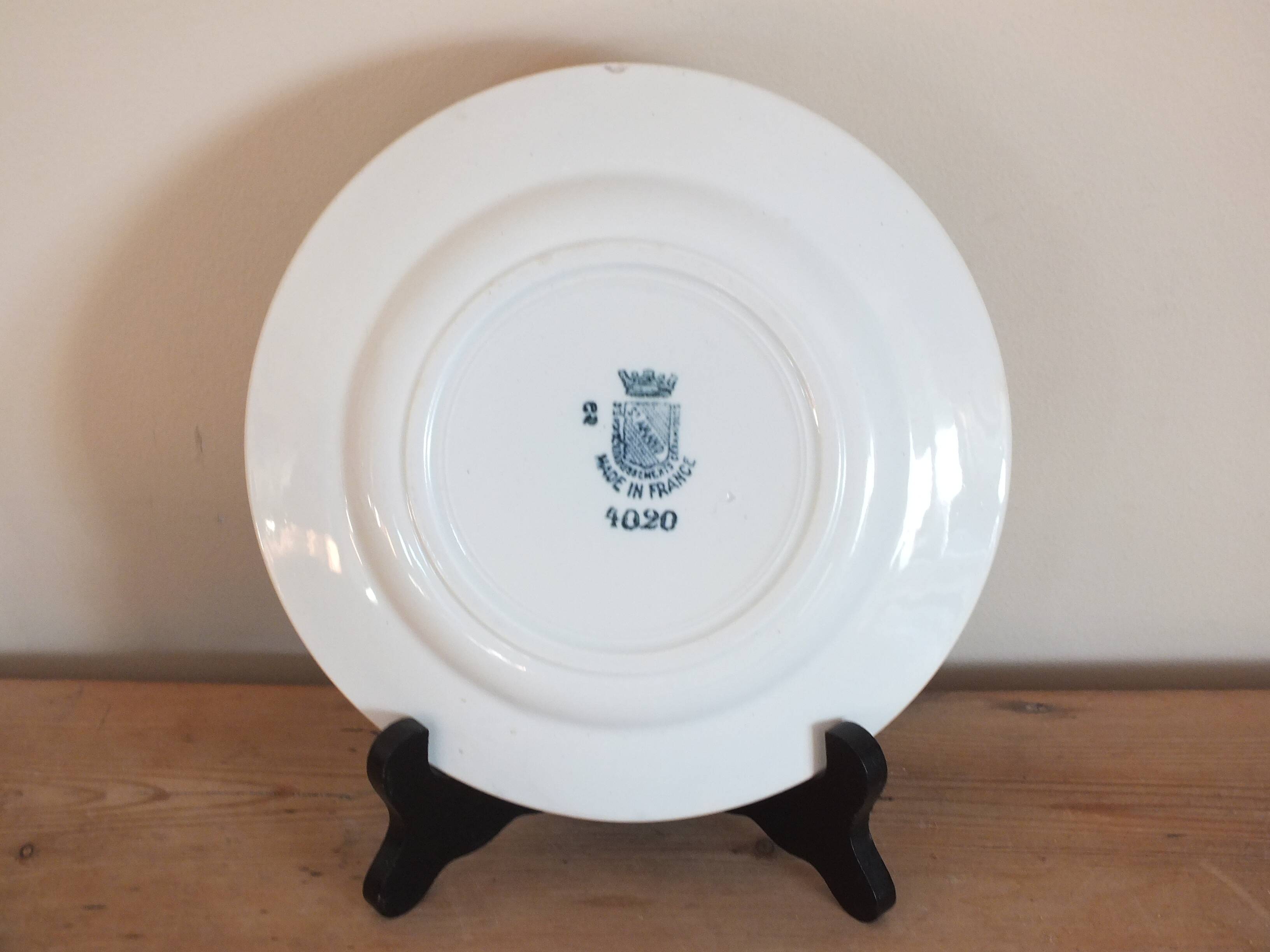 1 vintage dessert plate Saint Amand decor 4020