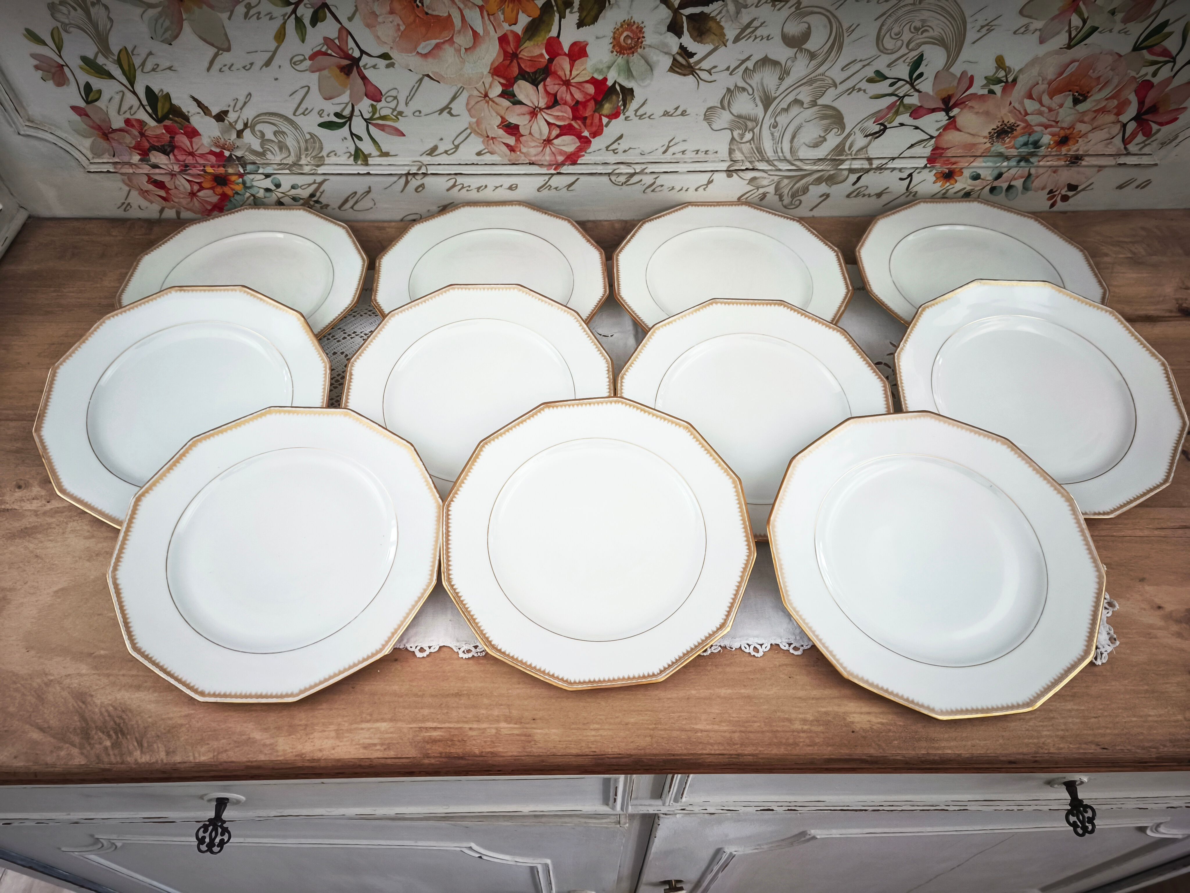 Set of 11 flat plates in Limoges porcelain by Maison Lanternier & C.