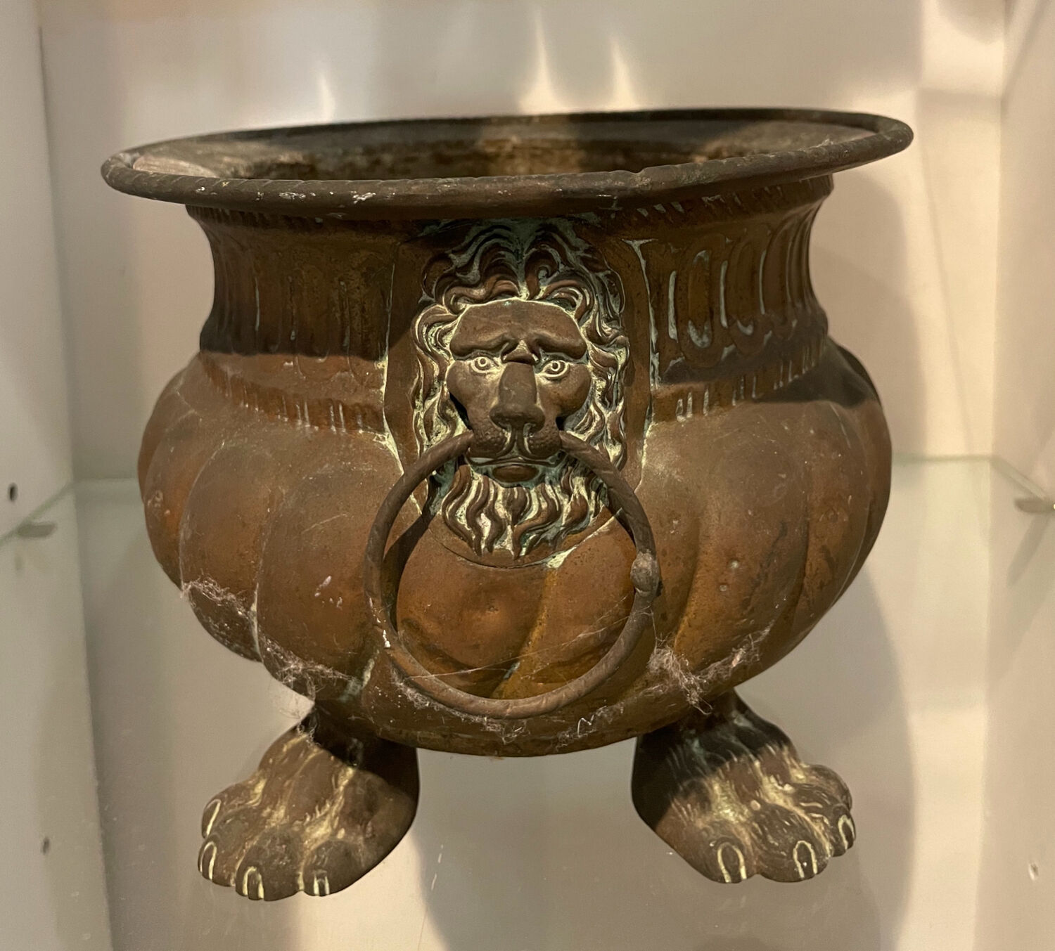 Copper planter with two lion heads, 17th-18th century
