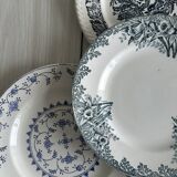 4 assiettes dépareillées anciennes bleues