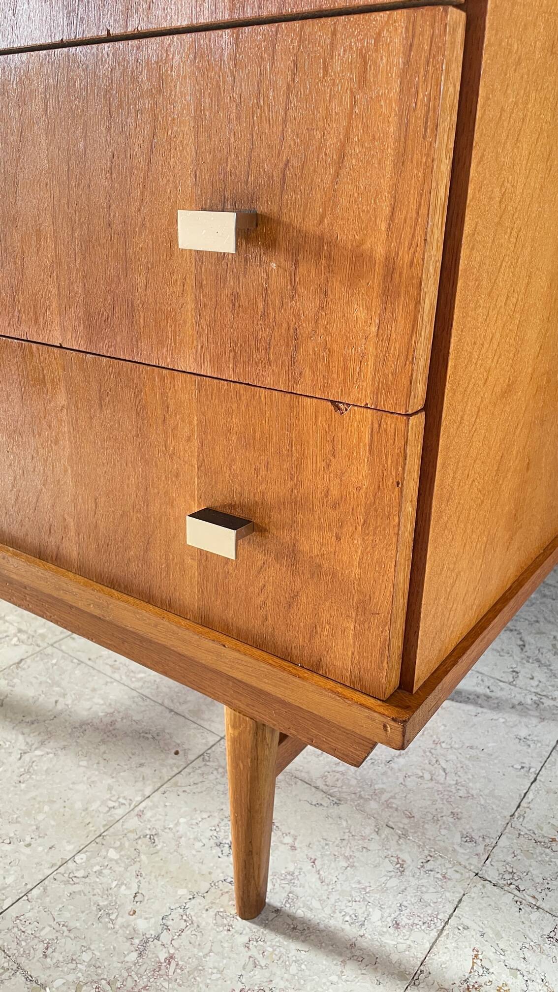 Vintage design geometric chest