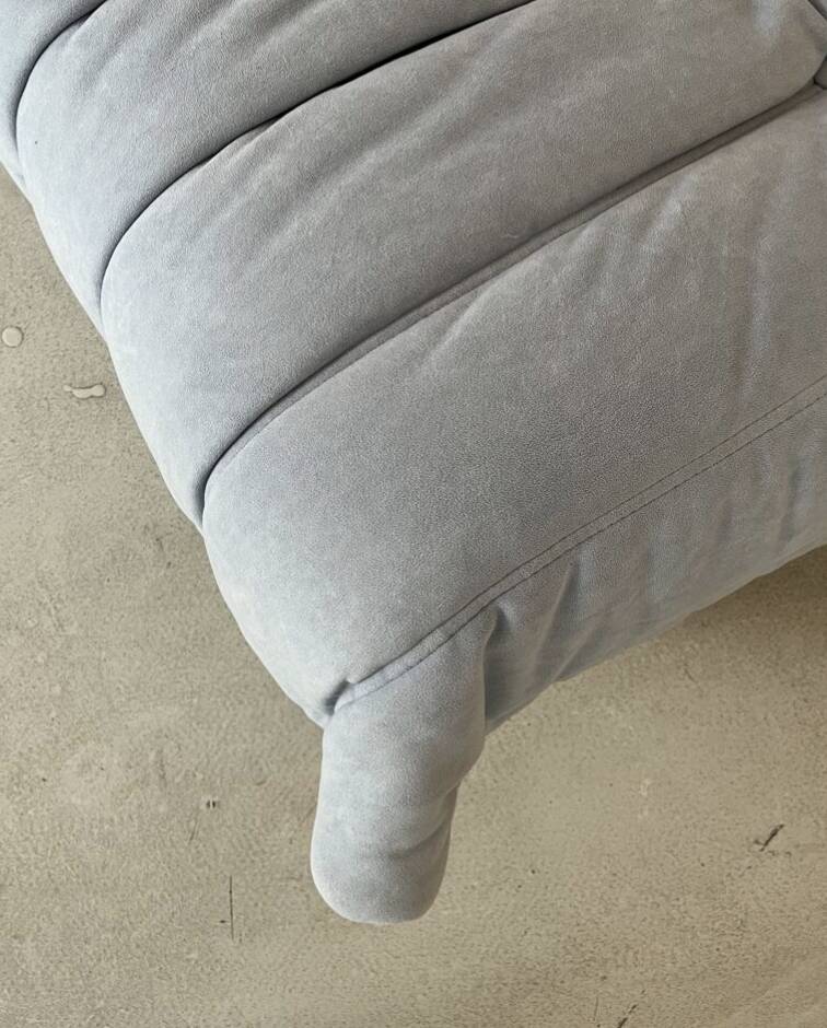 Chauffeuse bleue Michel Ducaroy