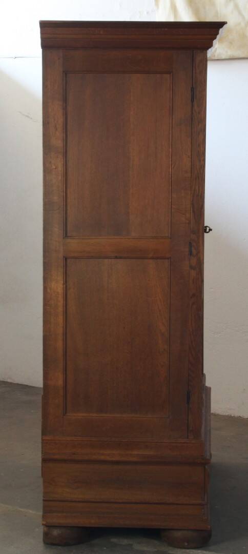 Vintage 1930s Solid Oak Danish Brutalist / Formhouse Cabinet