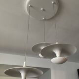 Suspension cascade design 3 white metal saucers