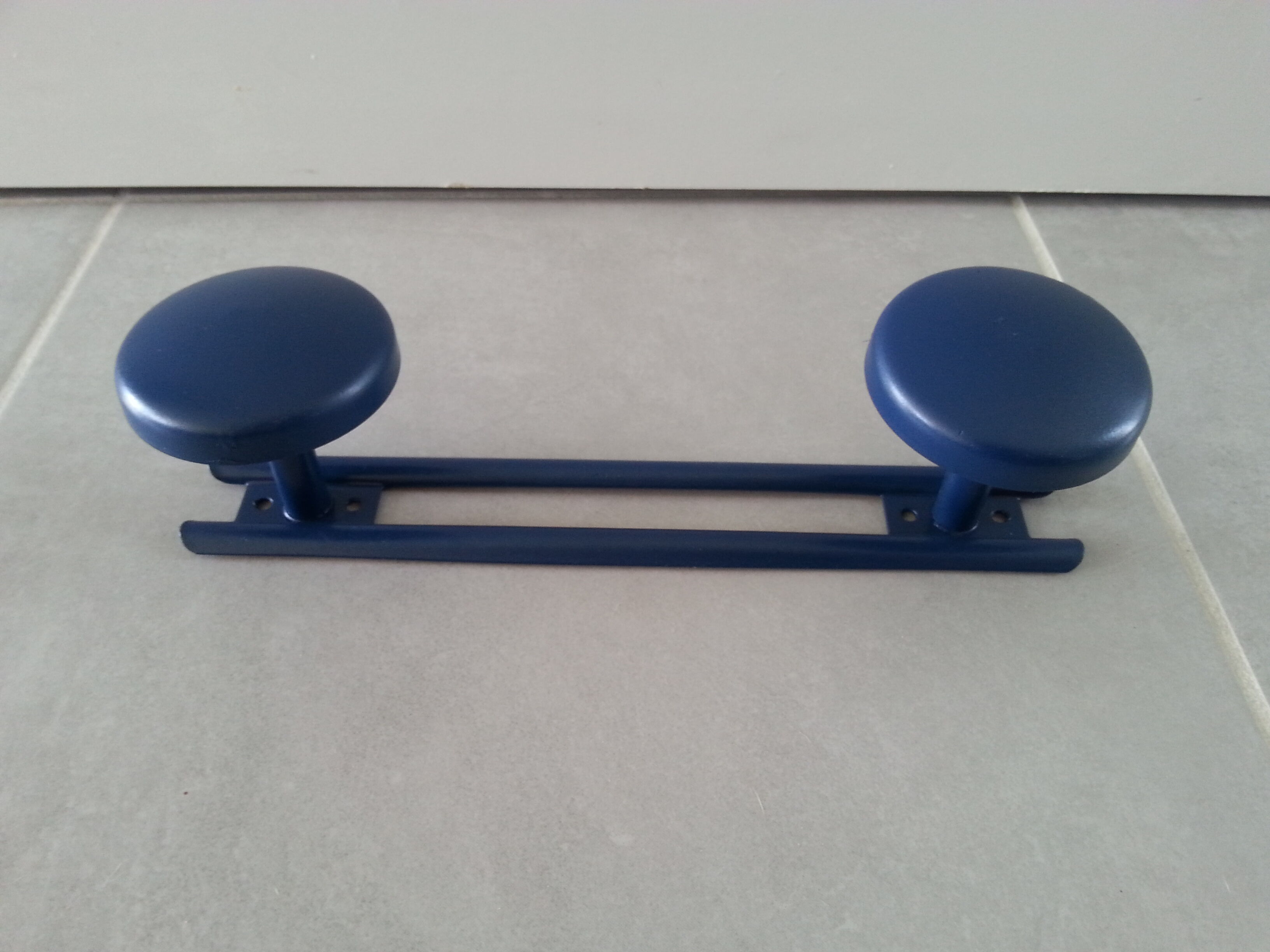 Vintage double metal peg