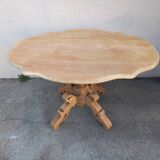 Solid wood pedestal table