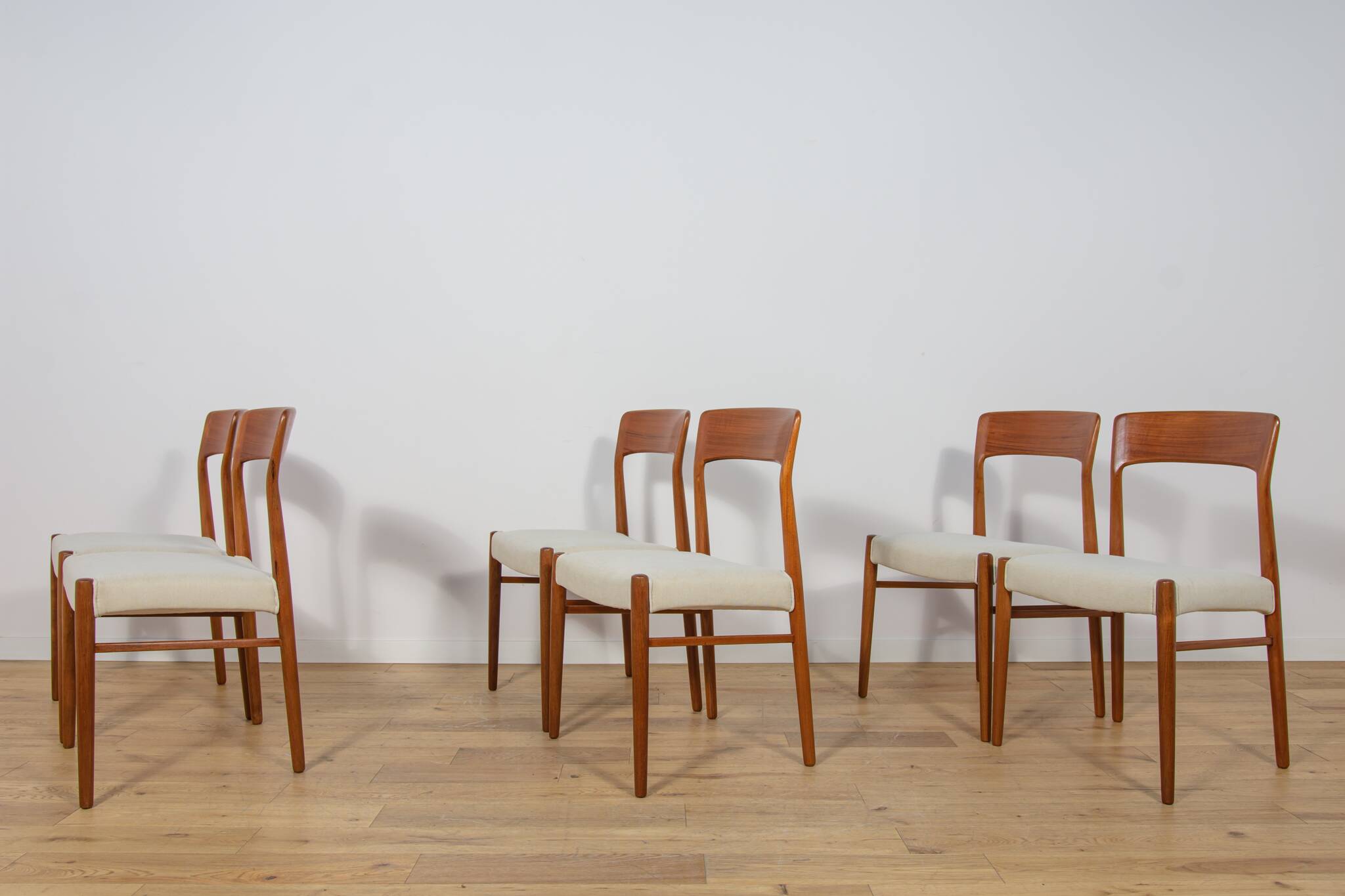 Mid-Century Modern Teak Dining Chairs model 26 by Henry Kjærnulf  for Korup