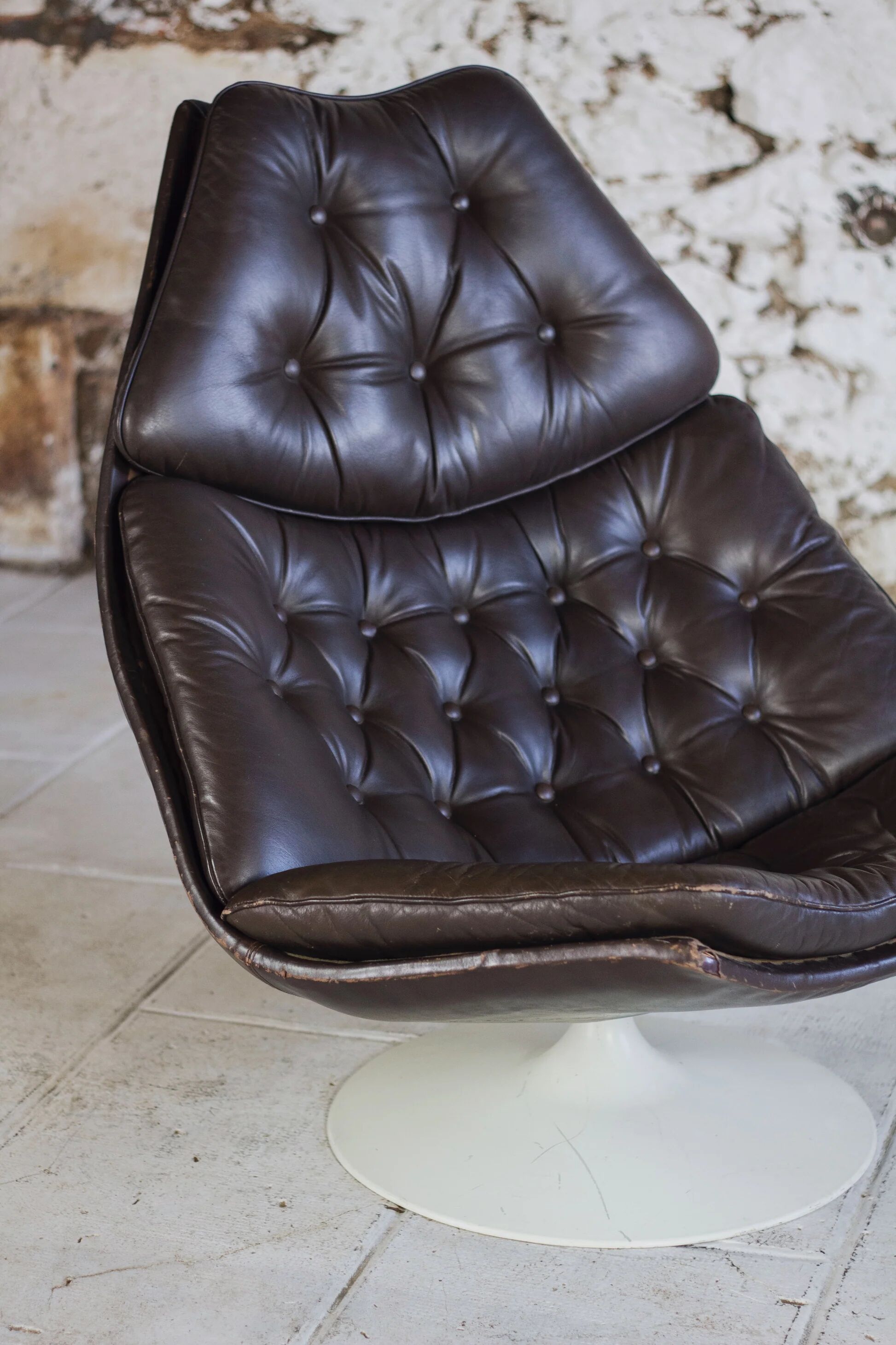 F588 armchair in leather by Geoffrey Harcourt for Artifort, 1960