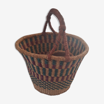 Basket of old color in woven straw
