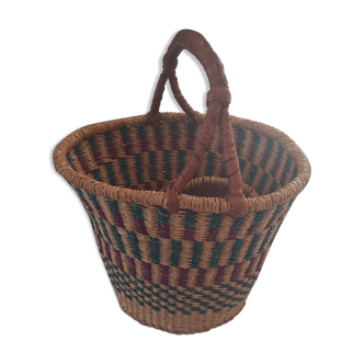 Basket of old color in woven straw