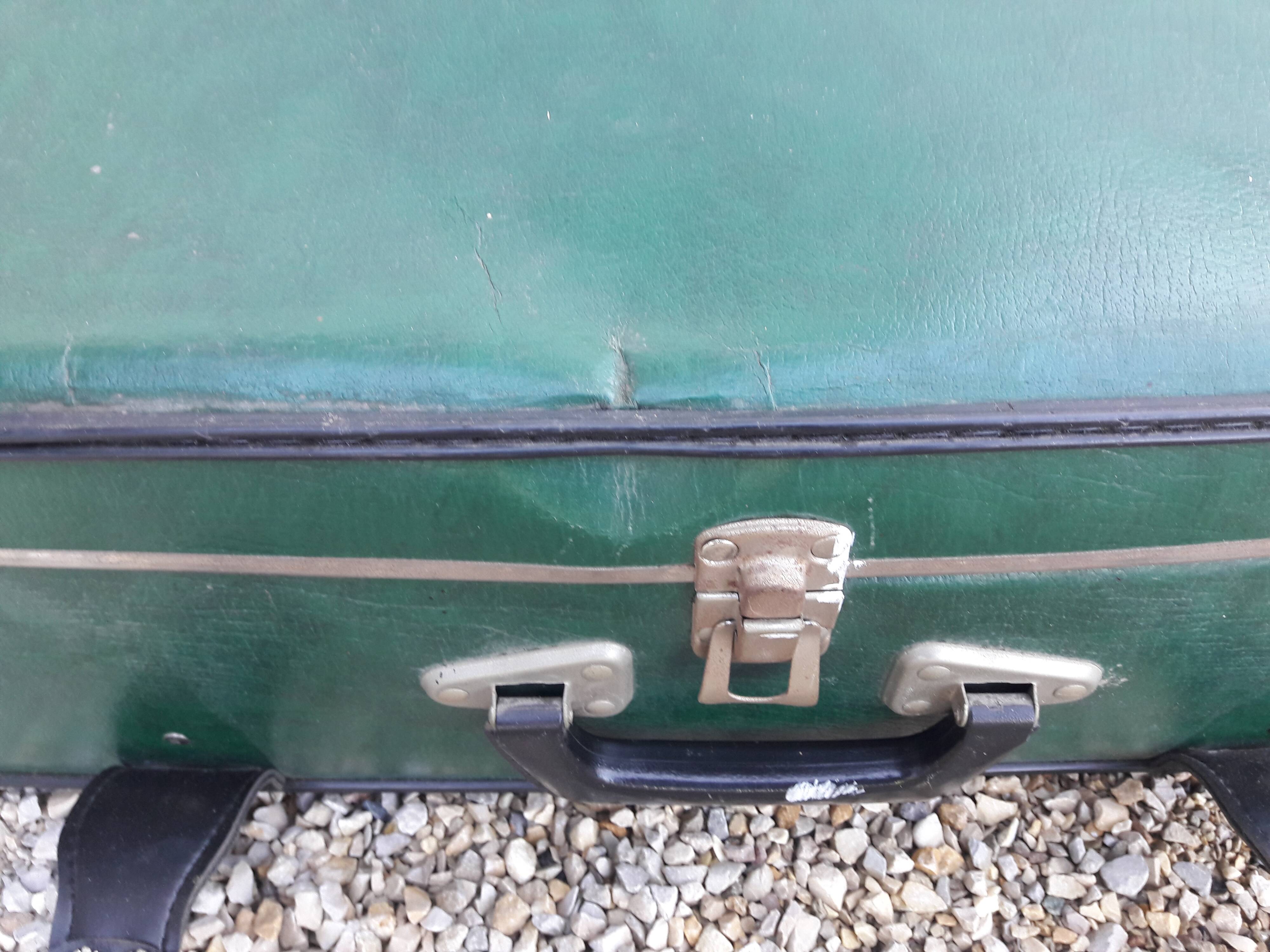 Boiled cardboard suitcase 76x49 cm