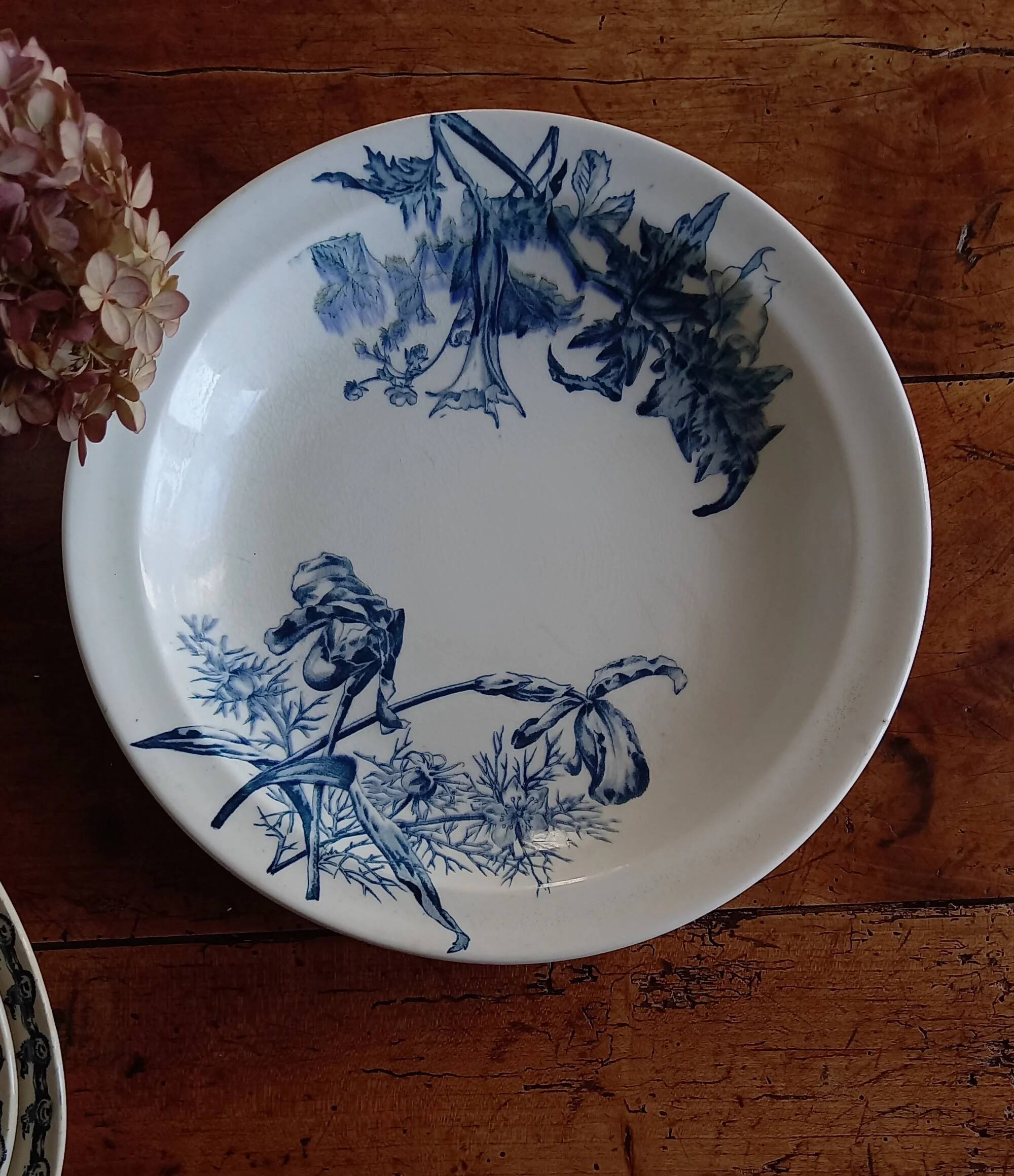 Round plate, ironstone, Clairefontaine Sanejouand & Graves 1890 "Flowers"