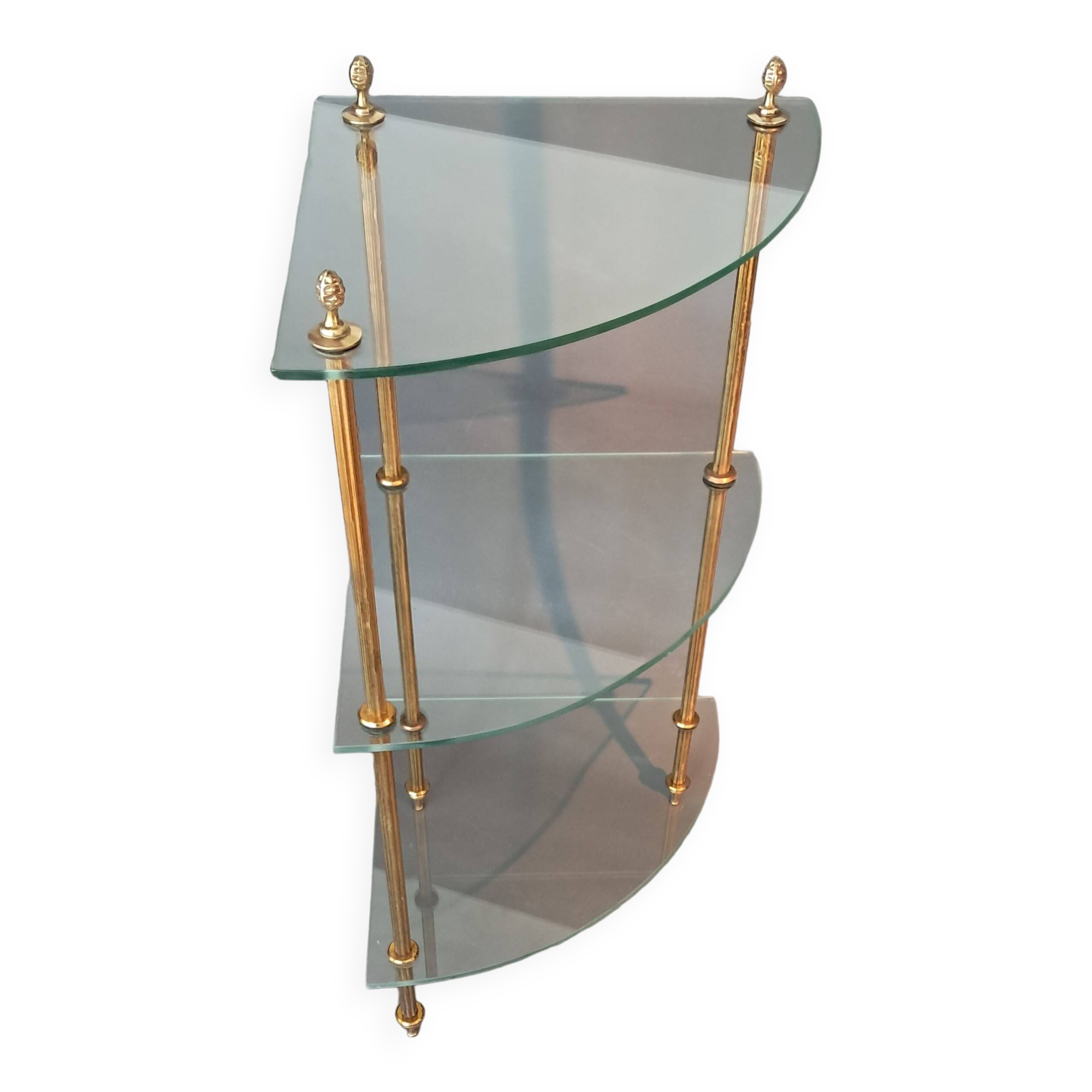 Neoclassical style 3-shelf corner cupboard in gilded brass, Circa 1950/1960.