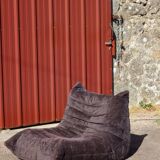 Chauffeuse 1 place Togo aubergine par Michel Ducaroy pour Ligne Roset