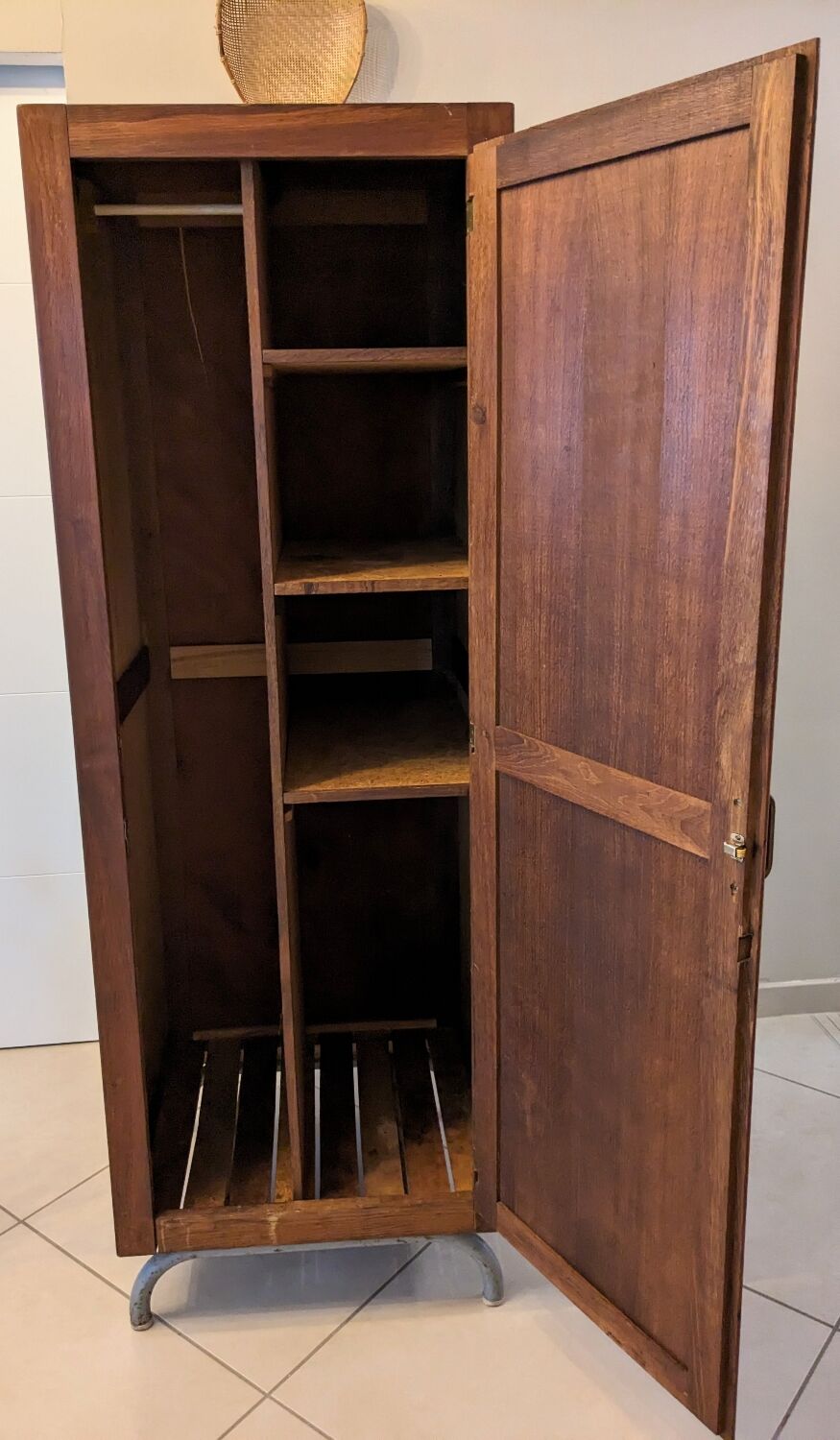 Armoire vestiaire d'internat