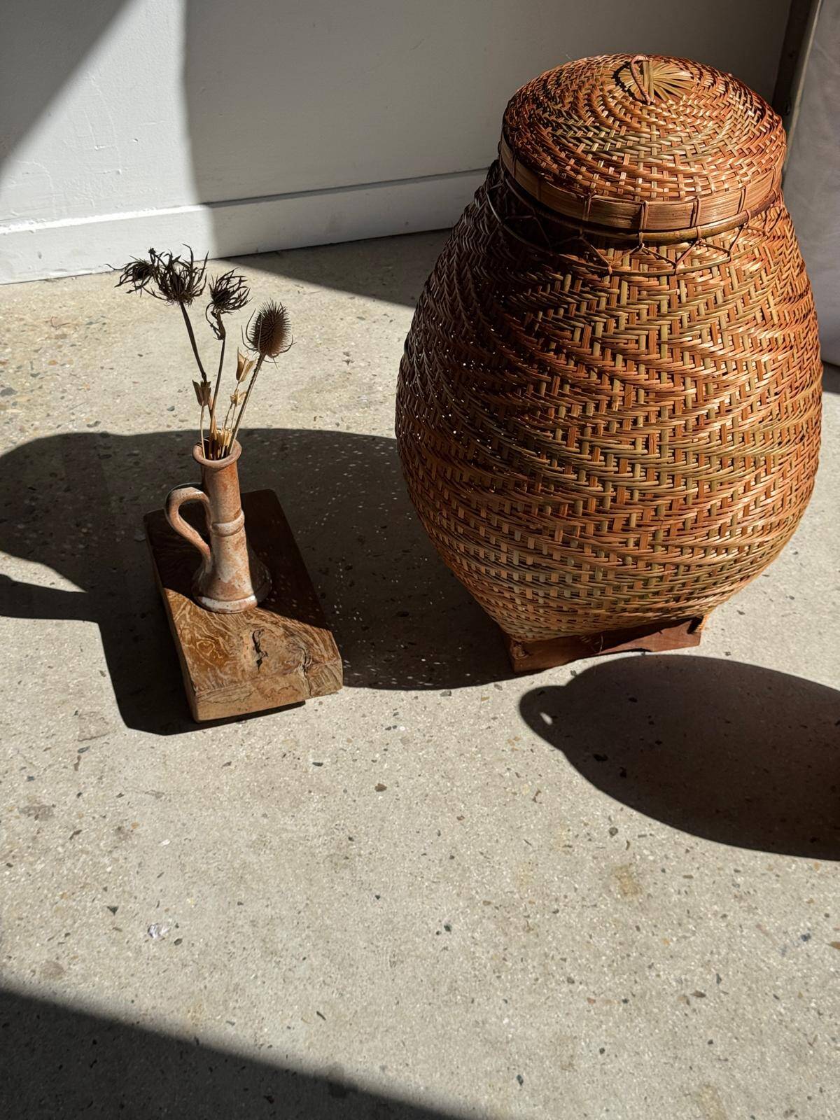Large oval basket Indonesian weaving with lid H65 D50